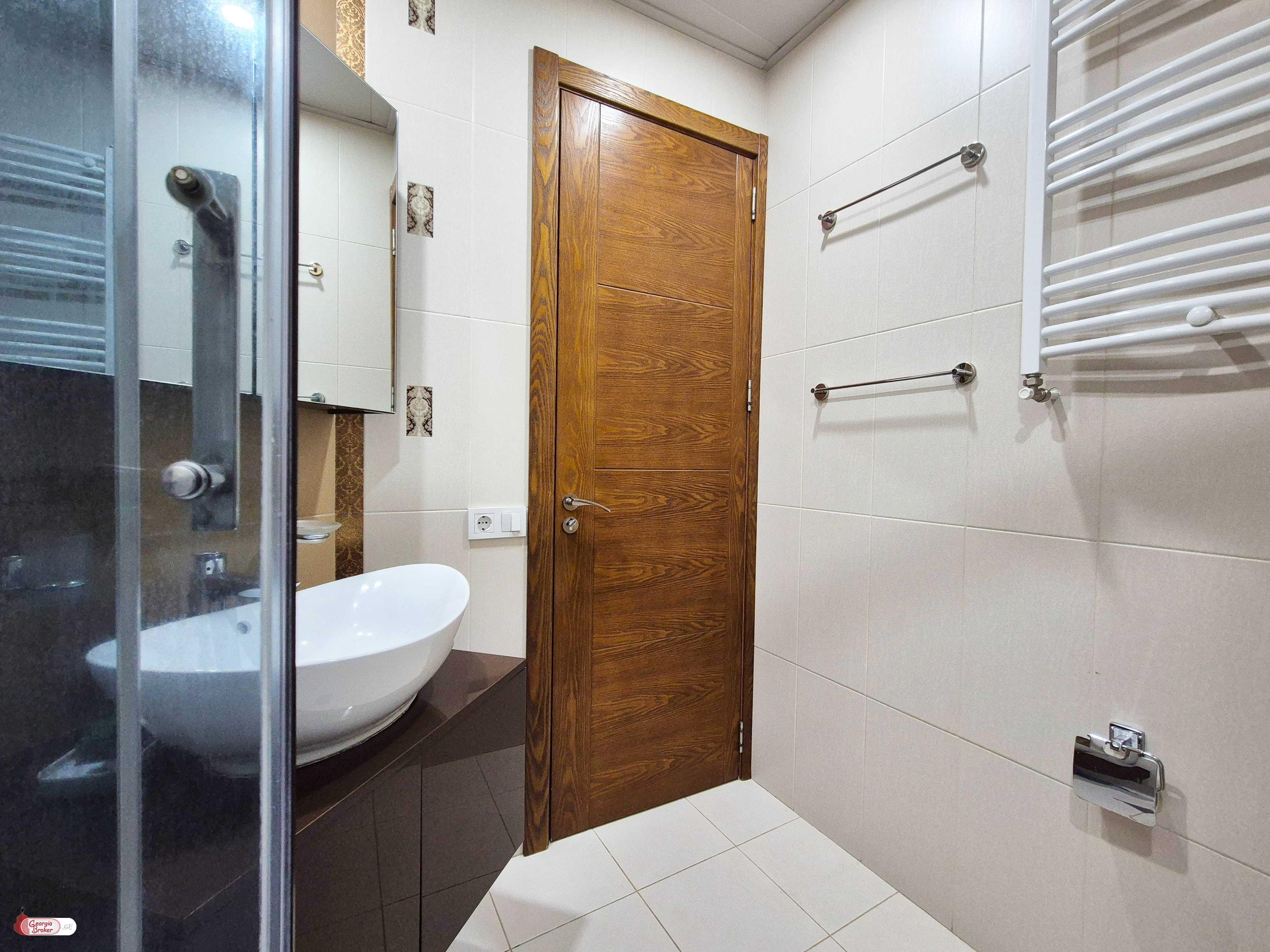 nearly repaired 3-room apartment for sale