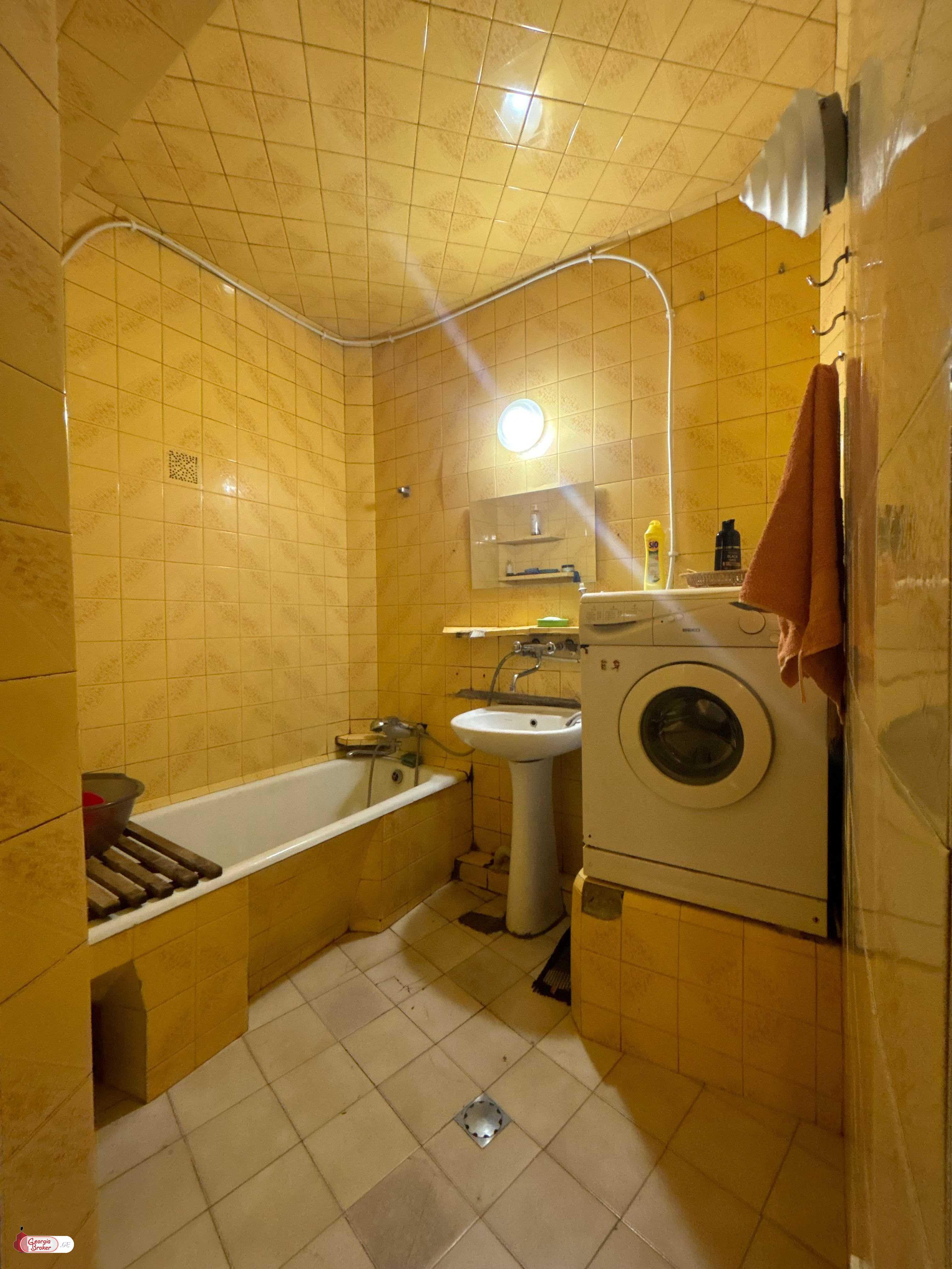 იყიდება ახალი გარემონტებული 3 ოთახიანი ბინა