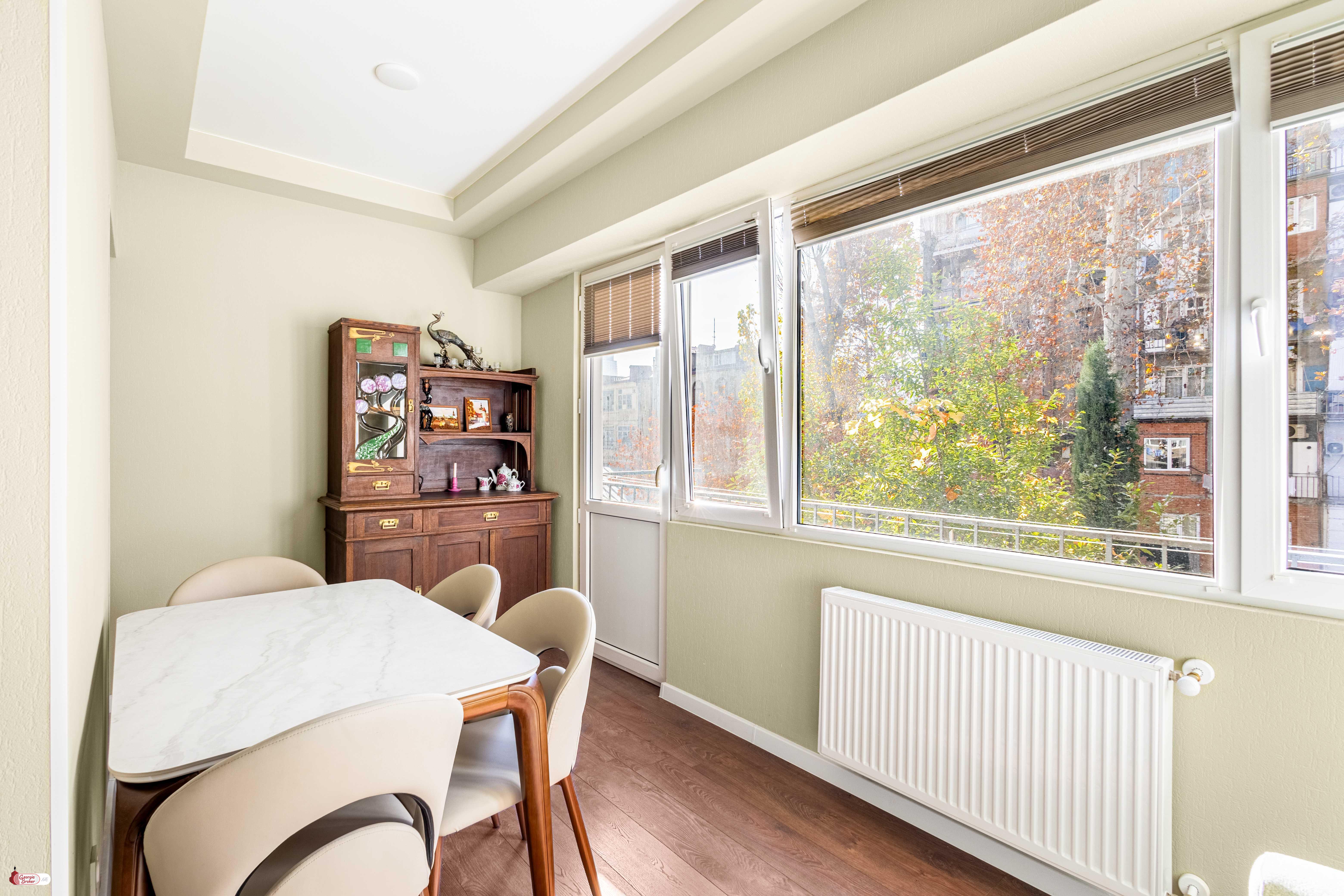 nearly repaired 2-room apartment for sale