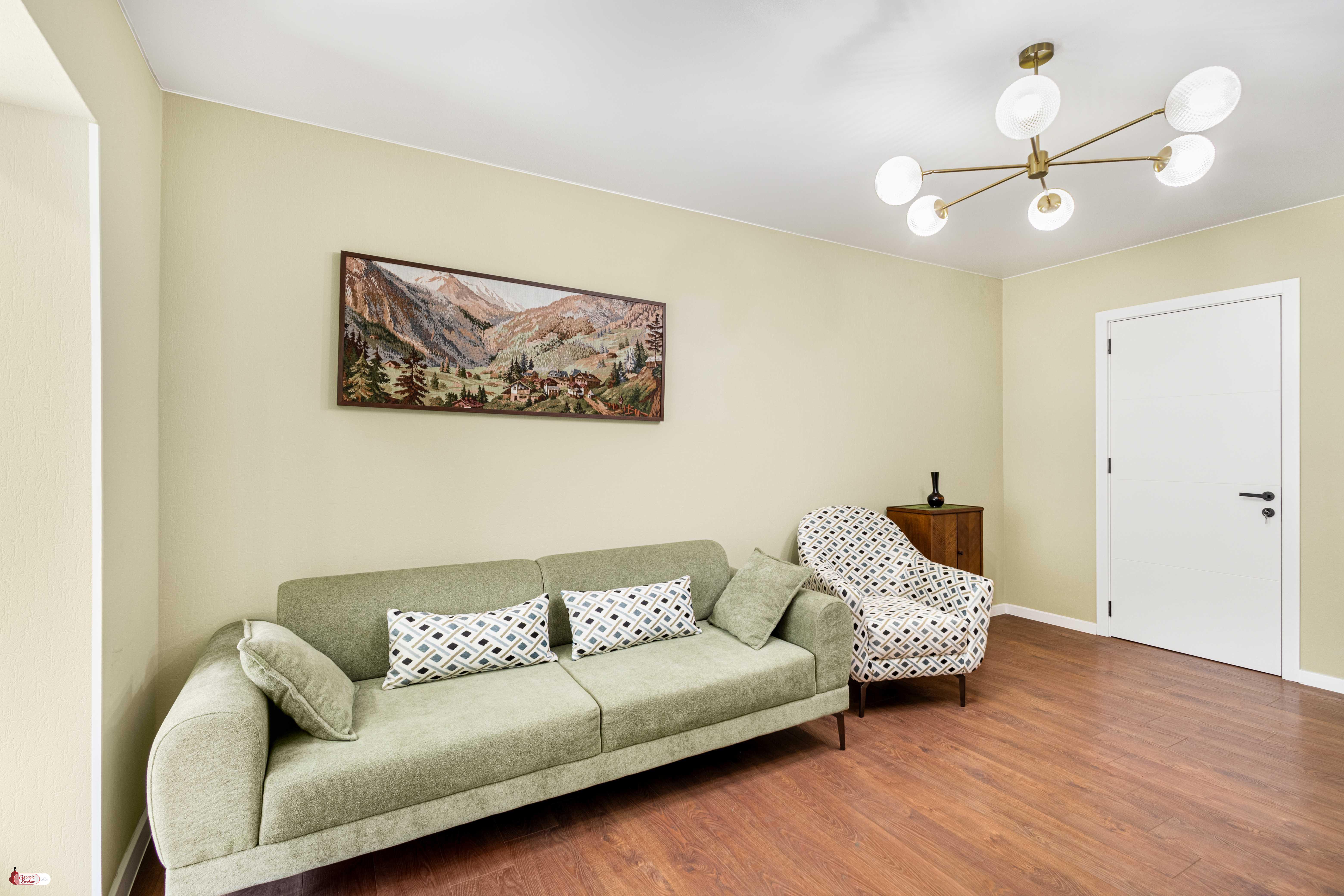 nearly repaired 2-room apartment for sale