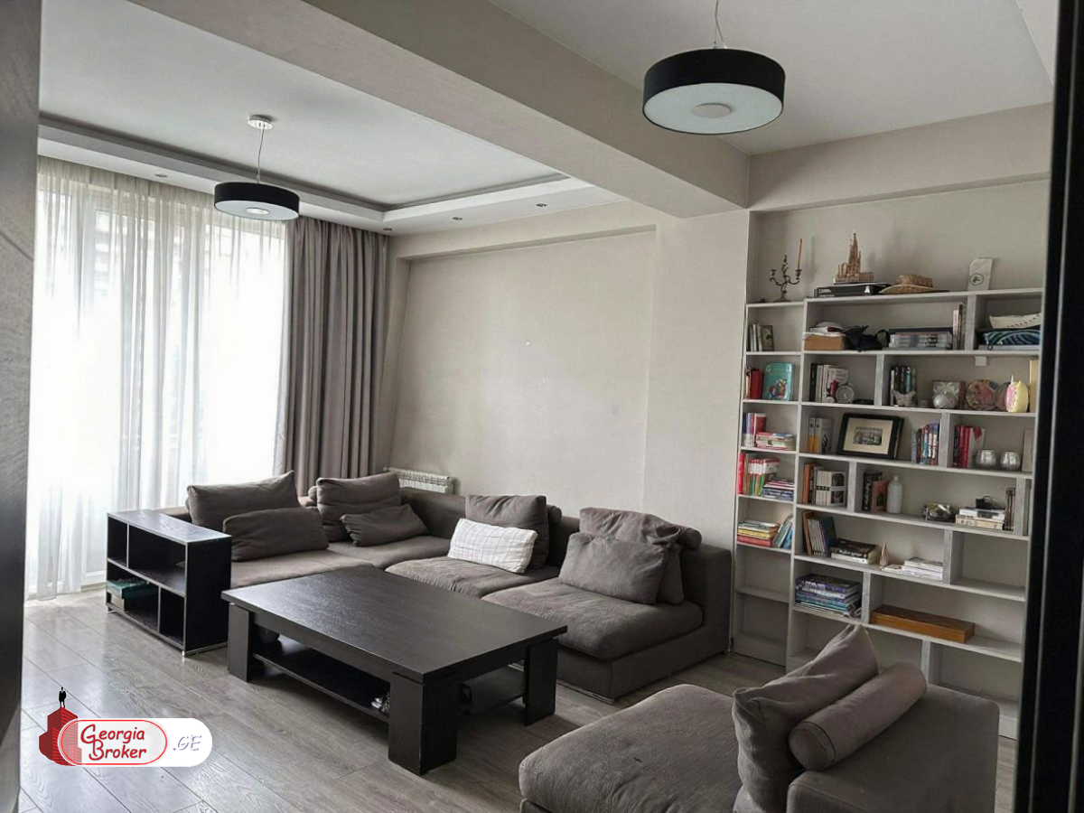 продается квартира с новым ремонтом 5-комнат