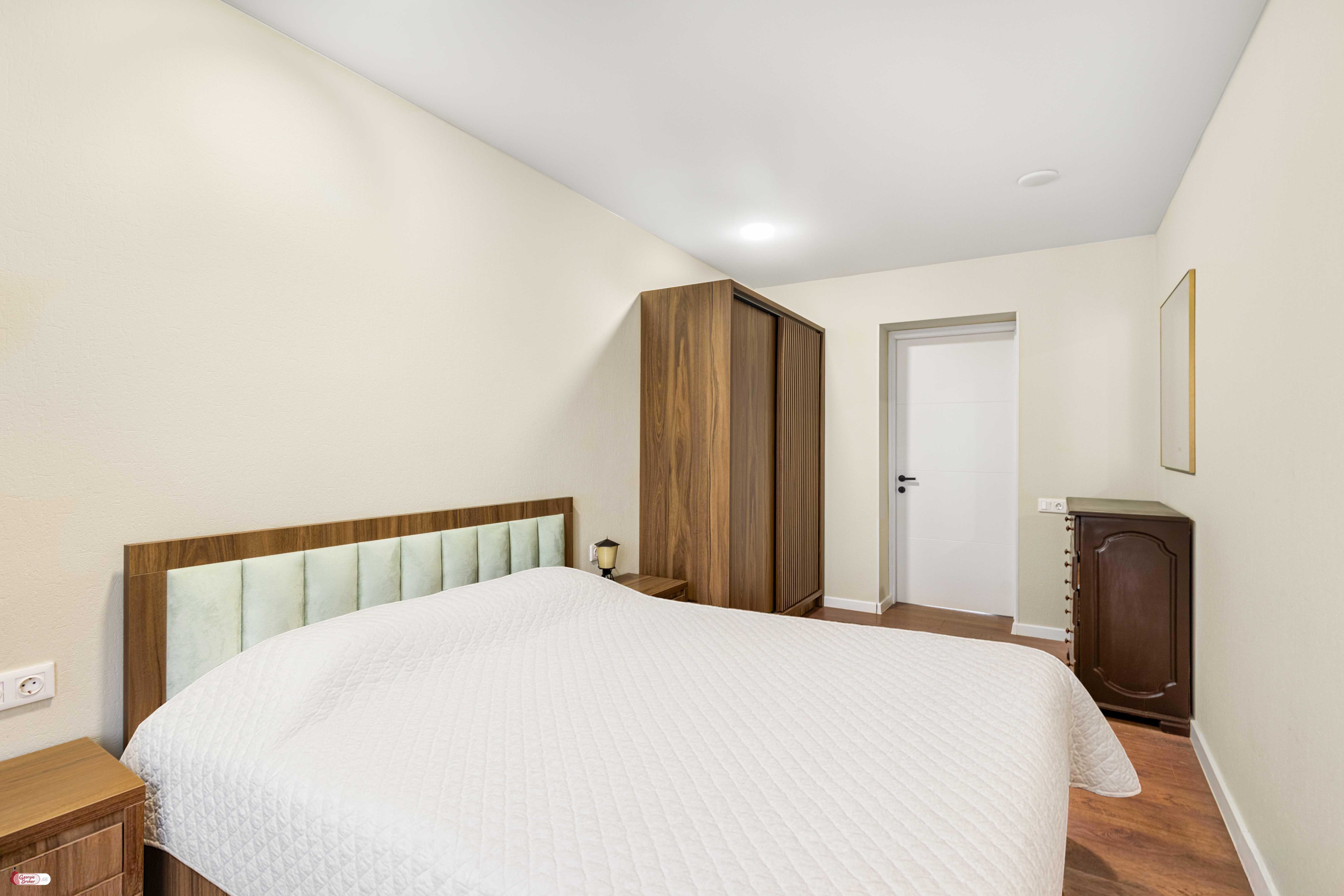 nearly repaired 2-room apartment for sale