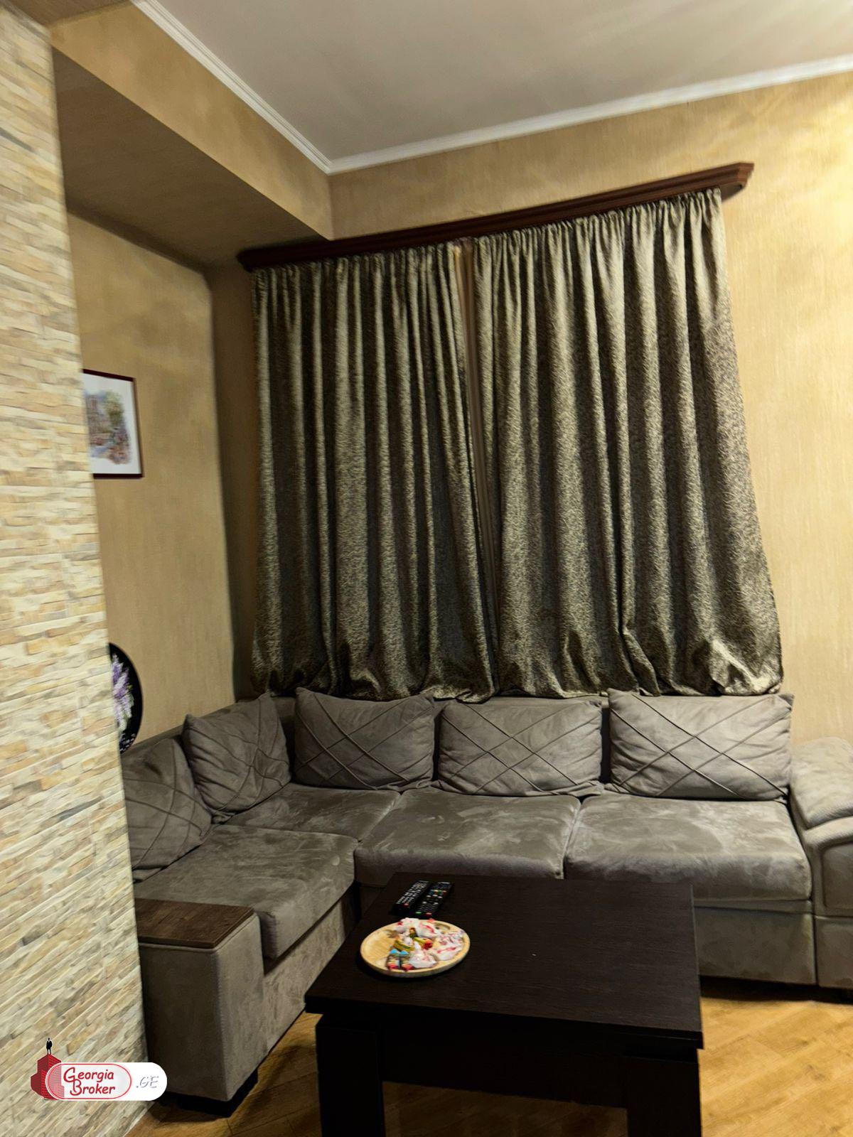 продается квартира с новым ремонтом 3-комнаты