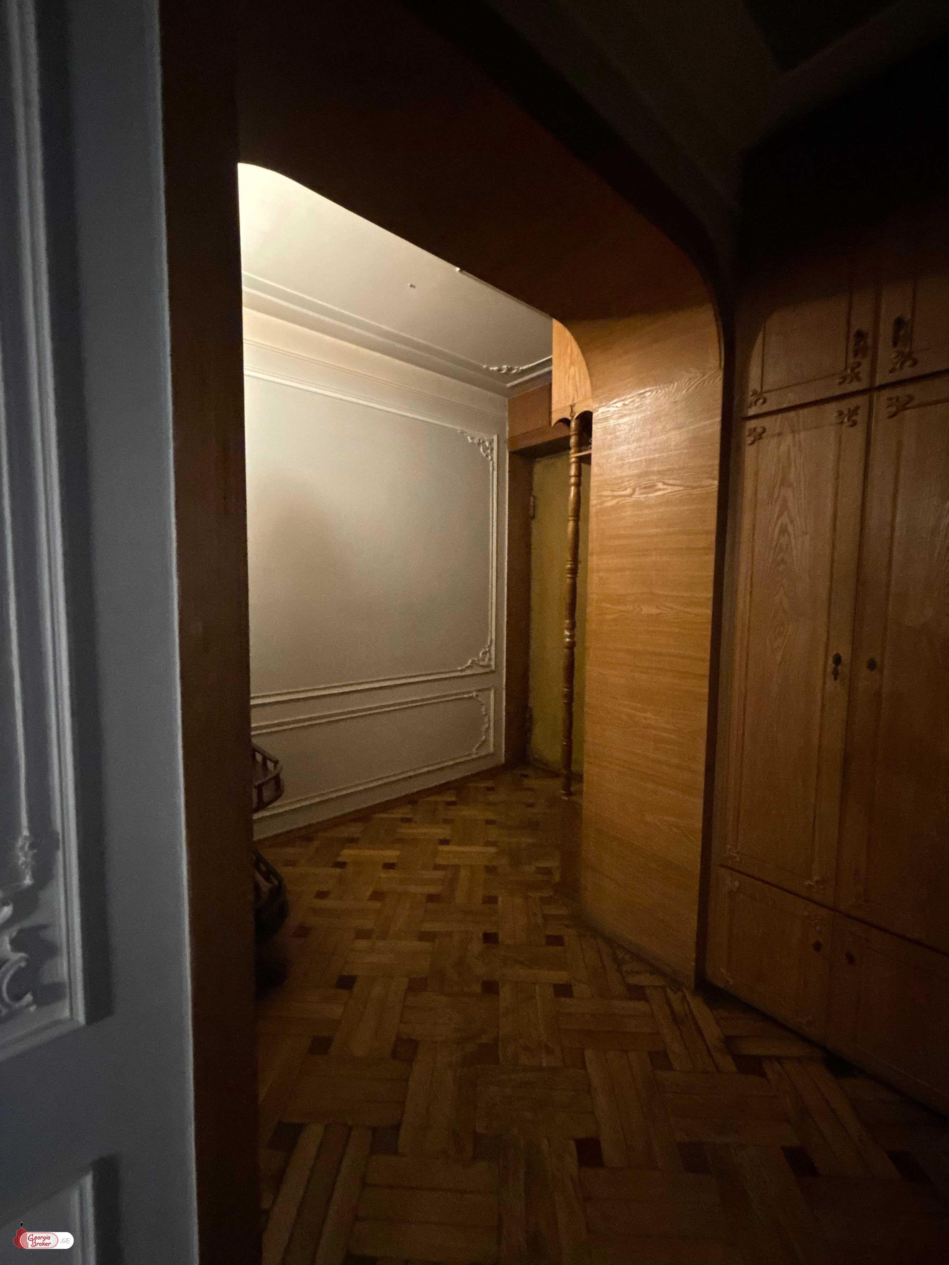 იყიდება ახალი გარემონტებული 3 ოთახიანი ბინა