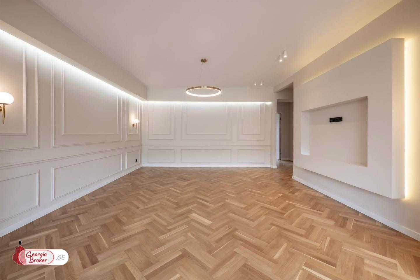 продается квартира с новым ремонтом 5-комнат