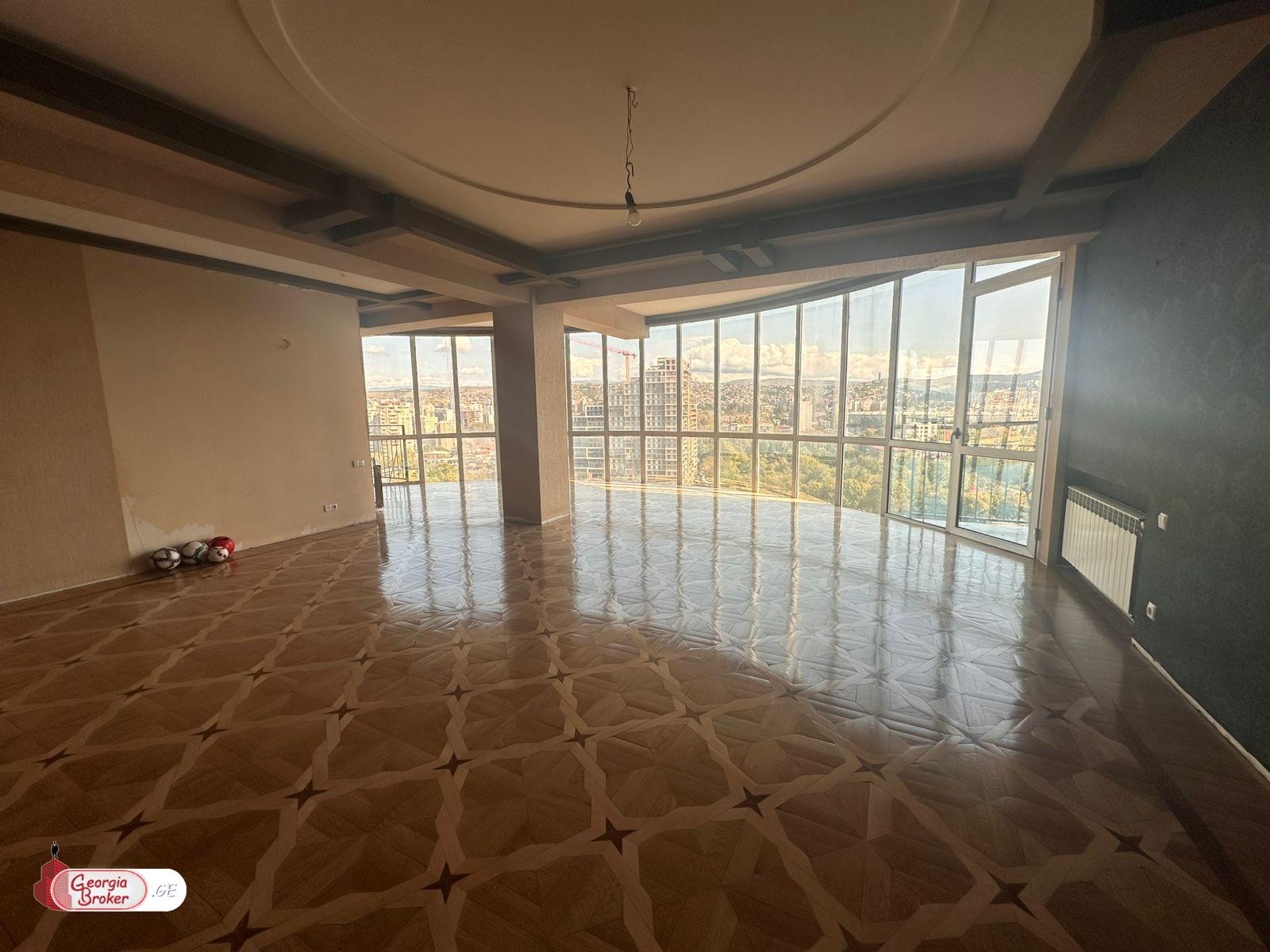 იყიდება ახალი გარემონტებული 5 ოთახიანი ბინა