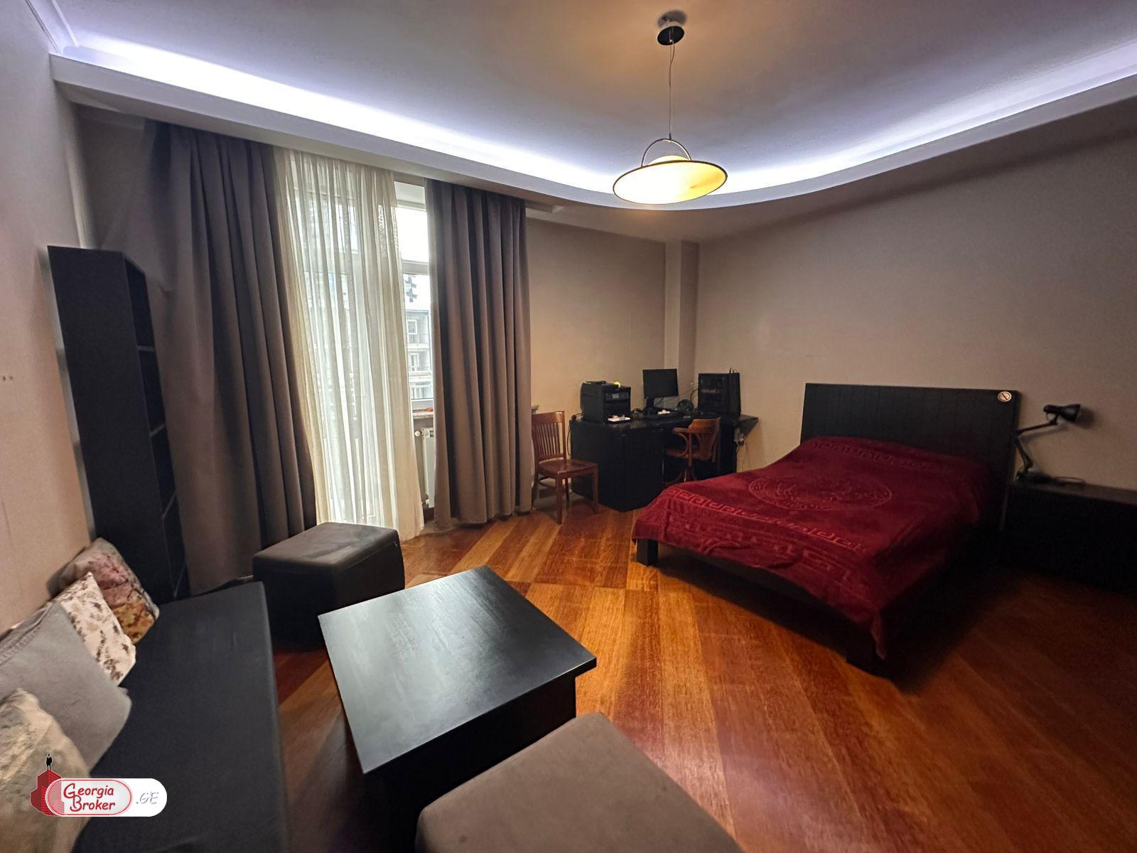 იყიდება ახალი გარემონტებული 6 ოთახიანი ბინა