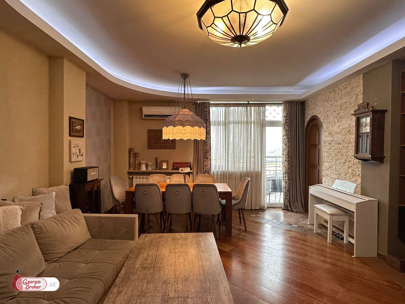 იყიდება ახალი გარემონტებული 6 ოთახიანი ბინა