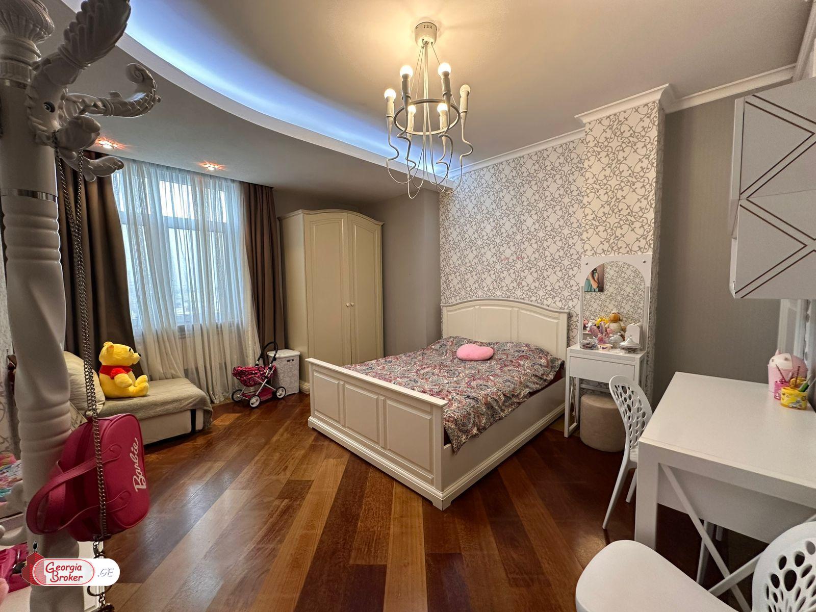 იყიდება ახალი გარემონტებული 6 ოთახიანი ბინა