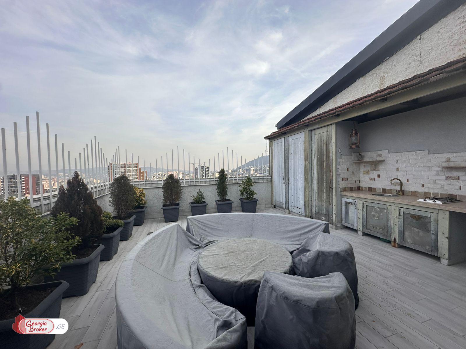 nearly repaired 6-room apartment for sale