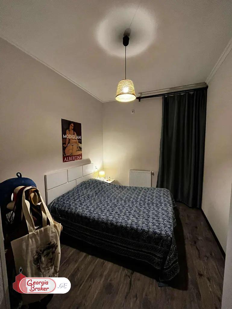 продается квартира с новым ремонтом 3-комнаты