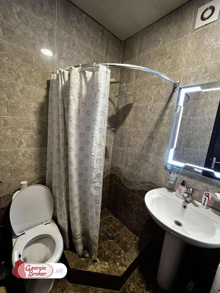 продается квартира с новым ремонтом 3-комнаты