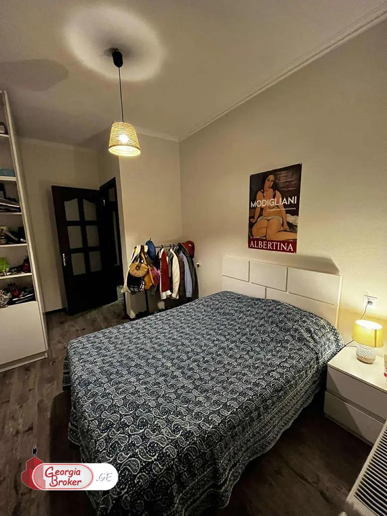 продается квартира с новым ремонтом 3-комнаты