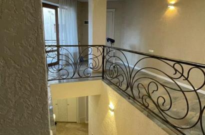 nearly repaired 10-room house for sale