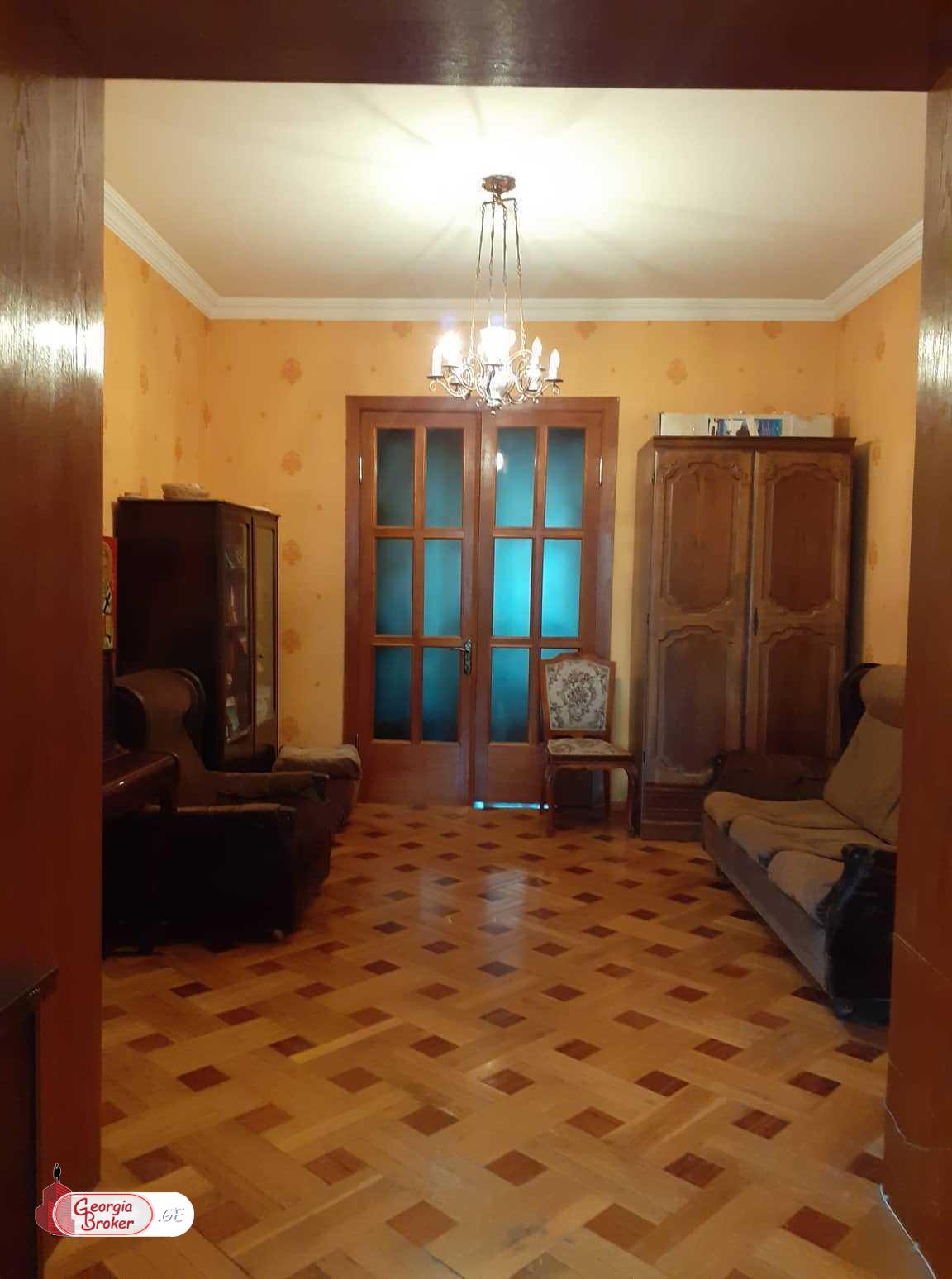 იყიდება ახალი გარემონტებული 4 ოთახიანი ბინა