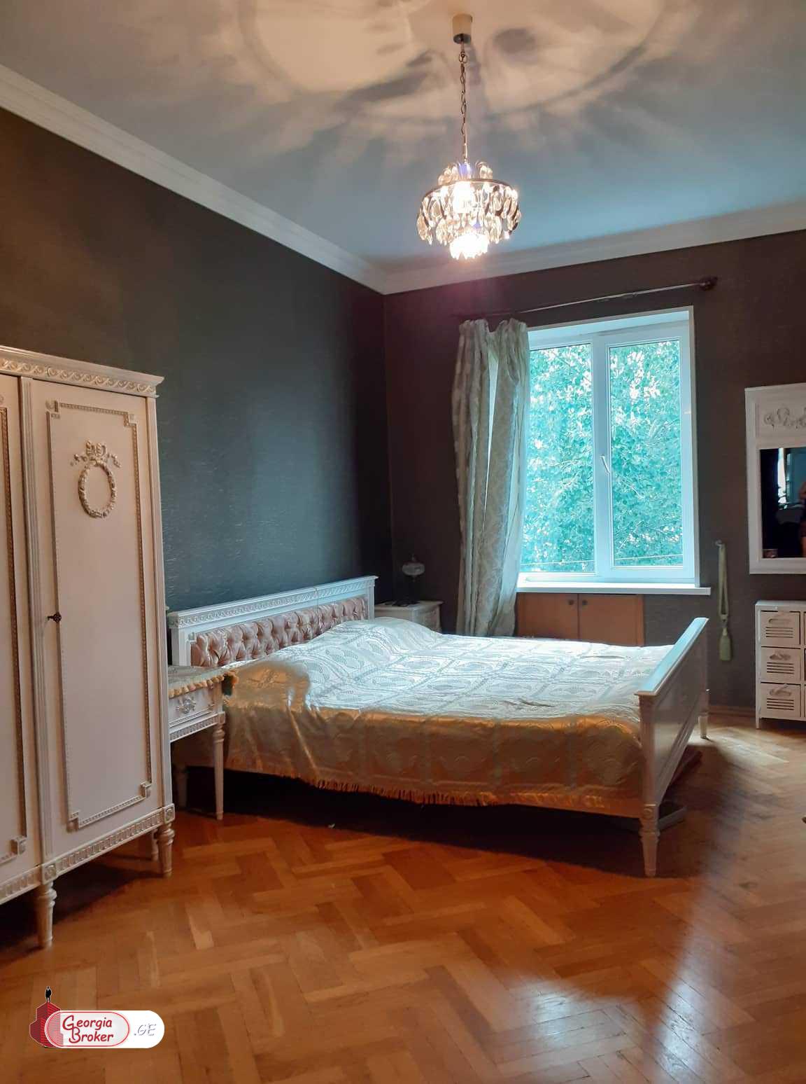 იყიდება ახალი გარემონტებული 4 ოთახიანი ბინა