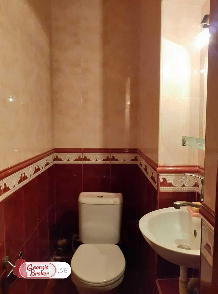 იყიდება ახალი გარემონტებული 4 ოთახიანი ბინა