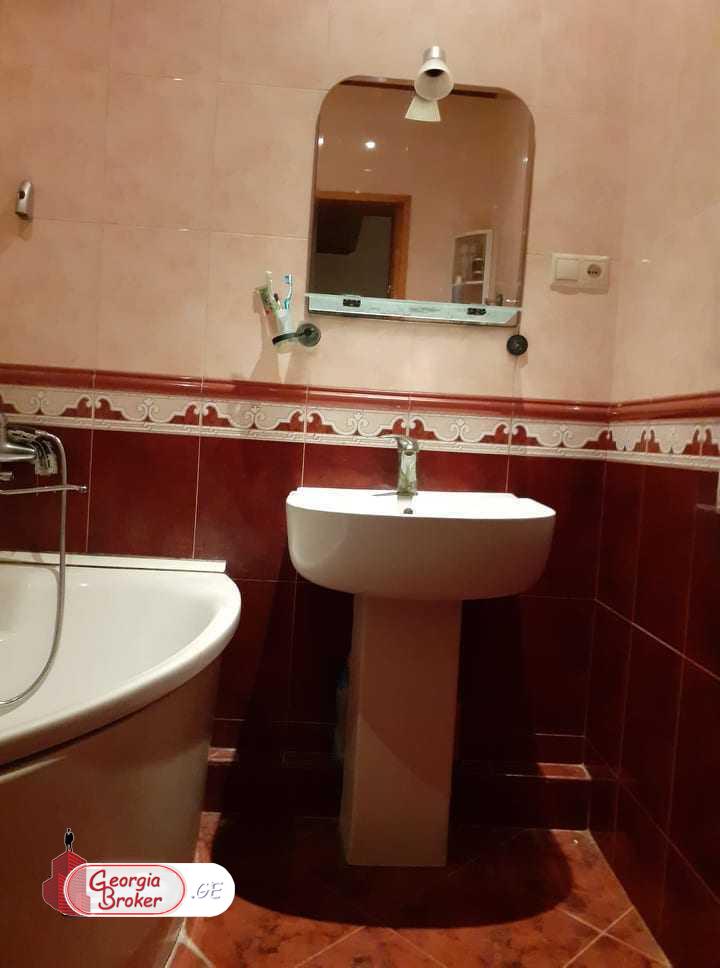 იყიდება ახალი გარემონტებული 4 ოთახიანი ბინა