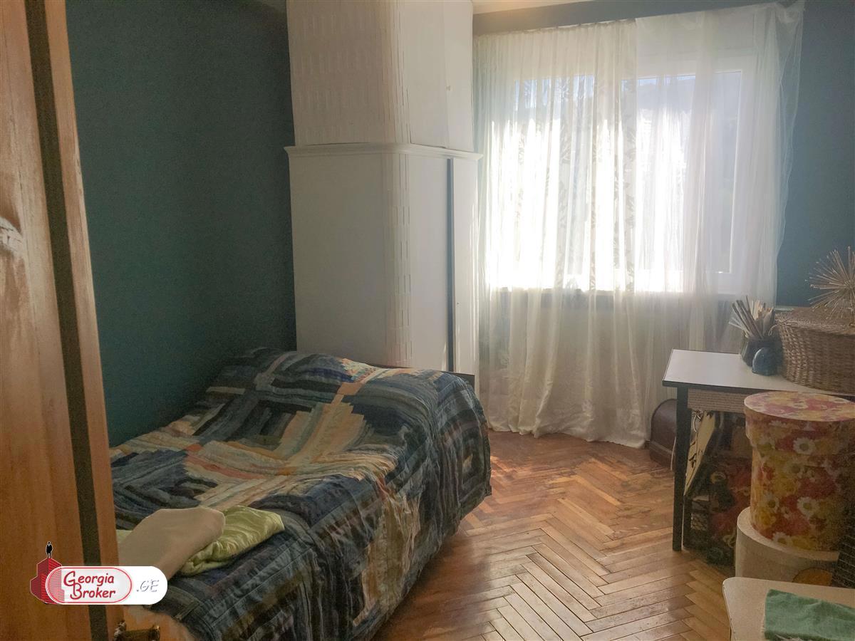 nearly repaired 3-room apartment for sale