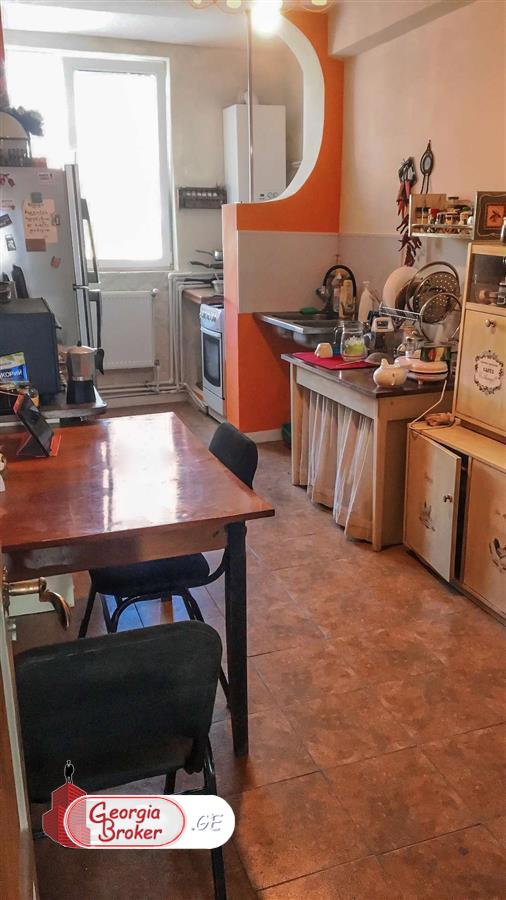 nearly repaired 3-room apartment for sale