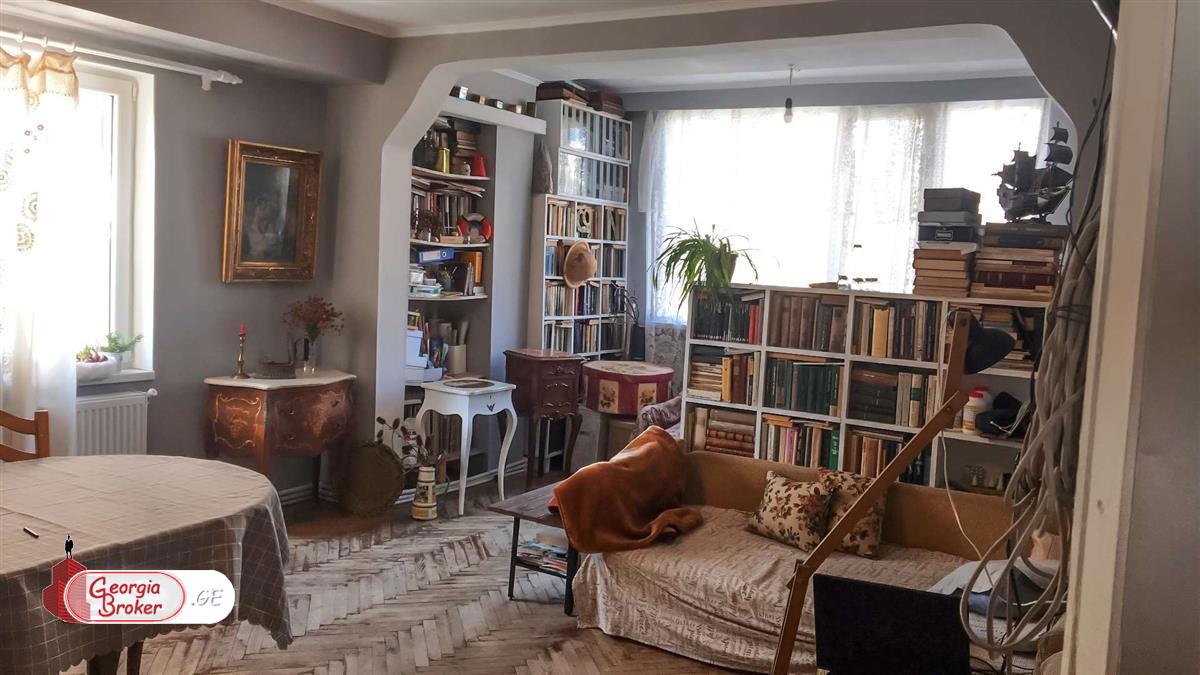 nearly repaired 3-room apartment for sale