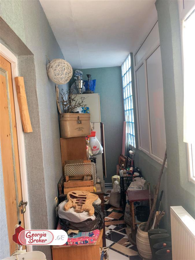 nearly repaired 3-room apartment for sale