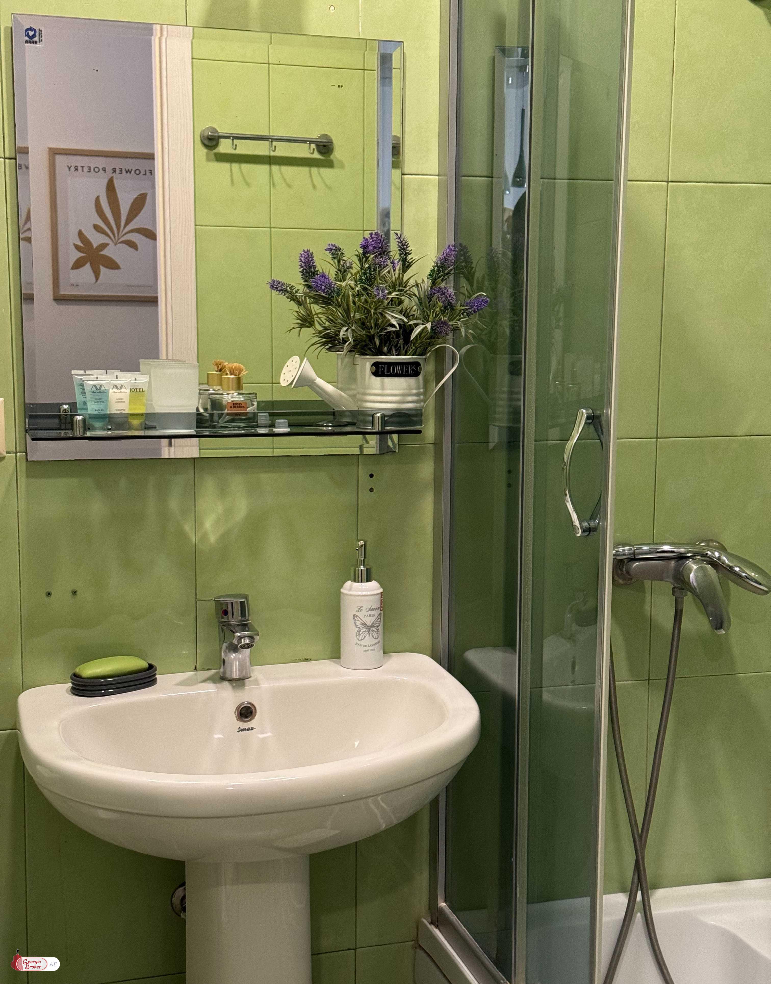 იყიდება ახალი გარემონტებული 2 ოთახიანი ბინა