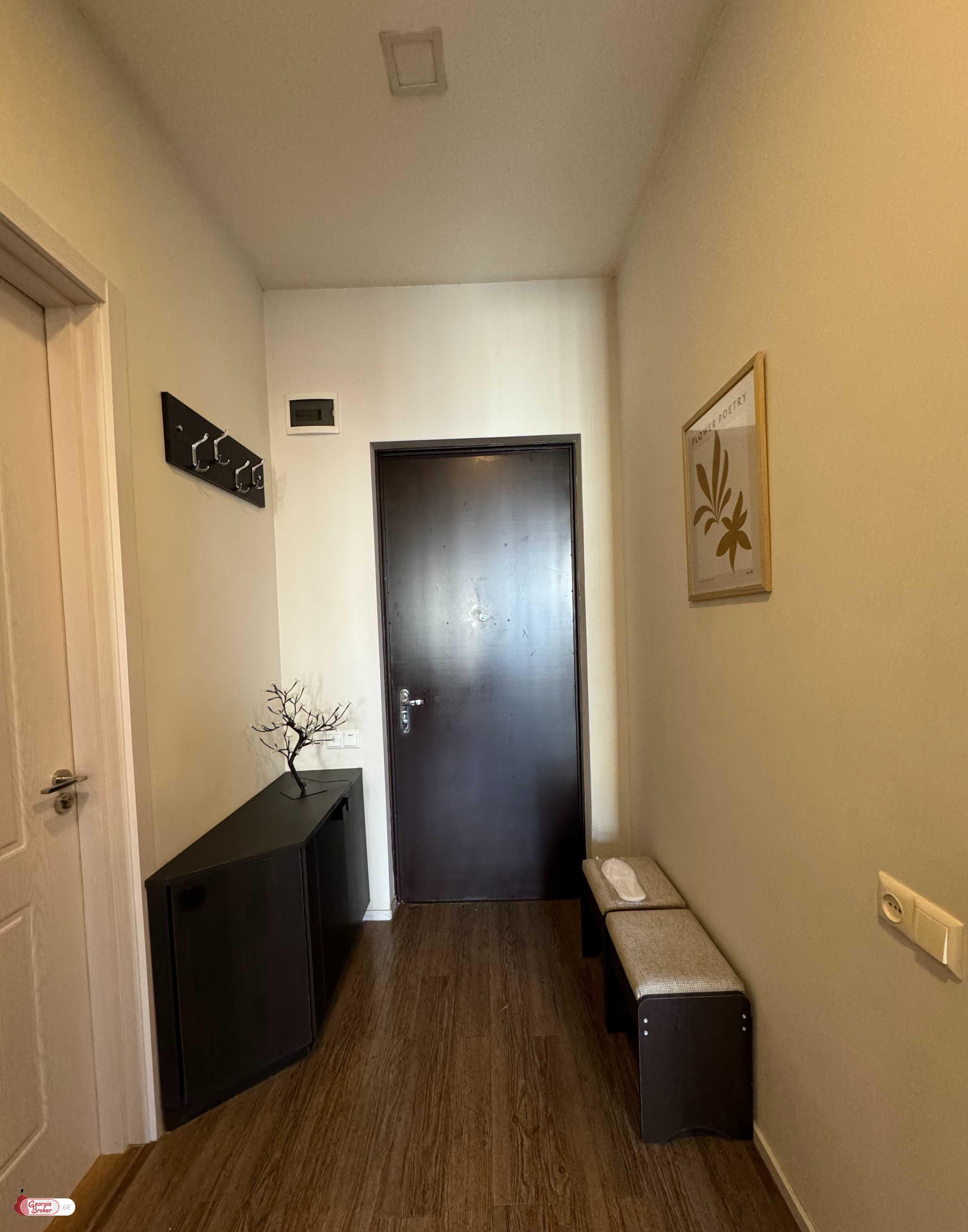 იყიდება ახალი გარემონტებული 2 ოთახიანი ბინა