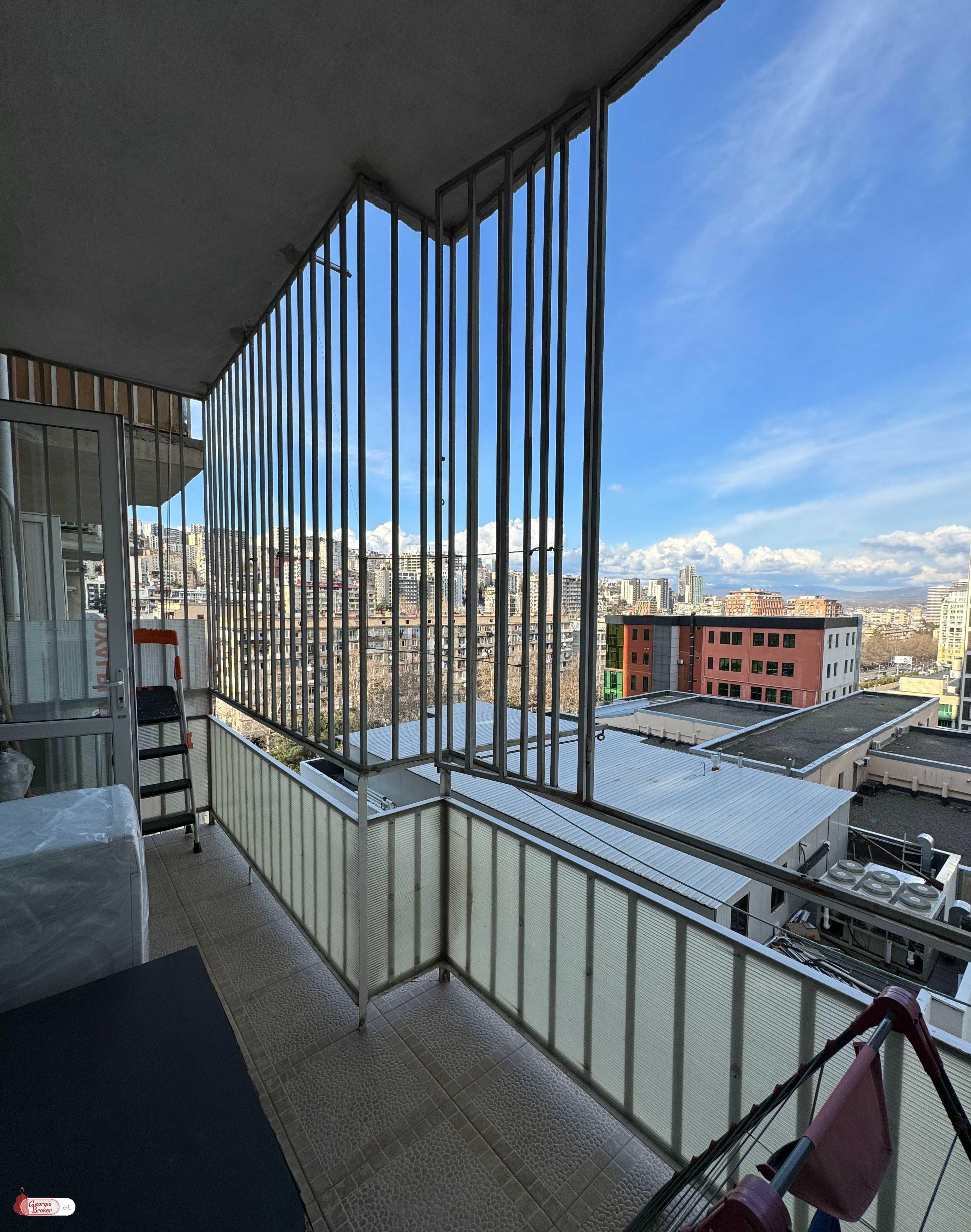 იყიდება ახალი გარემონტებული 2 ოთახიანი ბინა