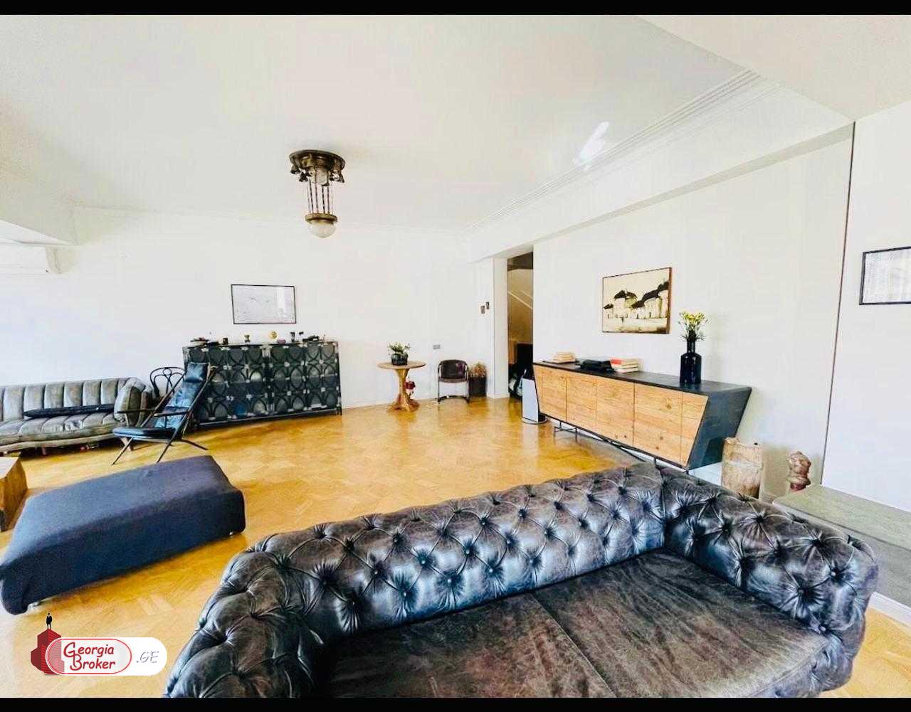 იყიდება ახალი გარემონტებული 5 ოთახიანი ბინა