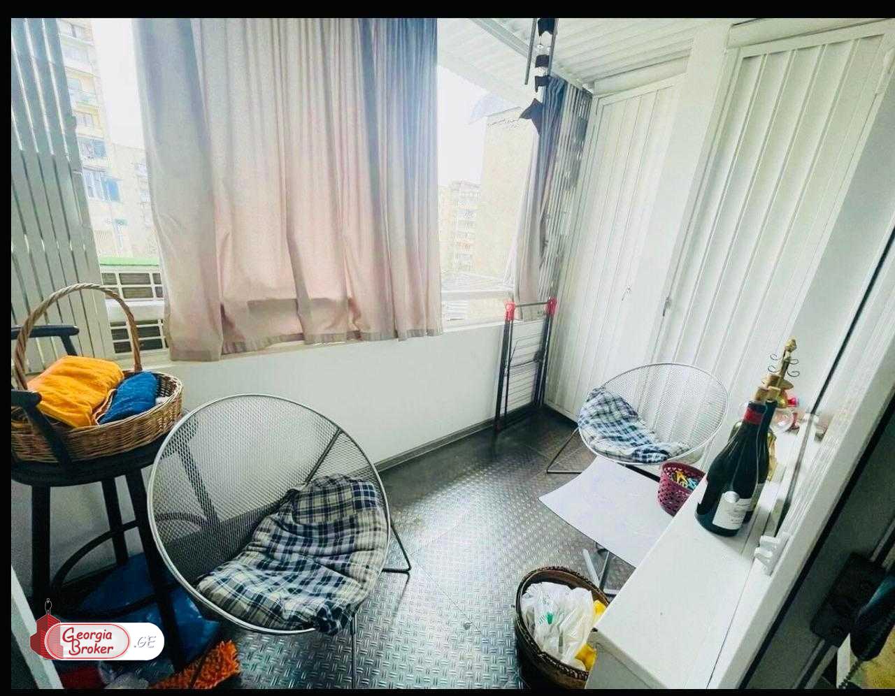 იყიდება ახალი გარემონტებული 5 ოთახიანი ბინა