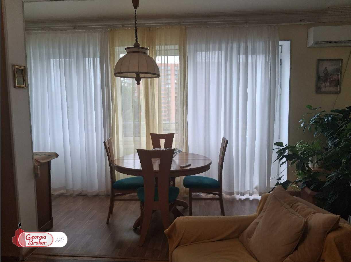 იყიდება ახალი გარემონტებული 3 ოთახიანი ბინა