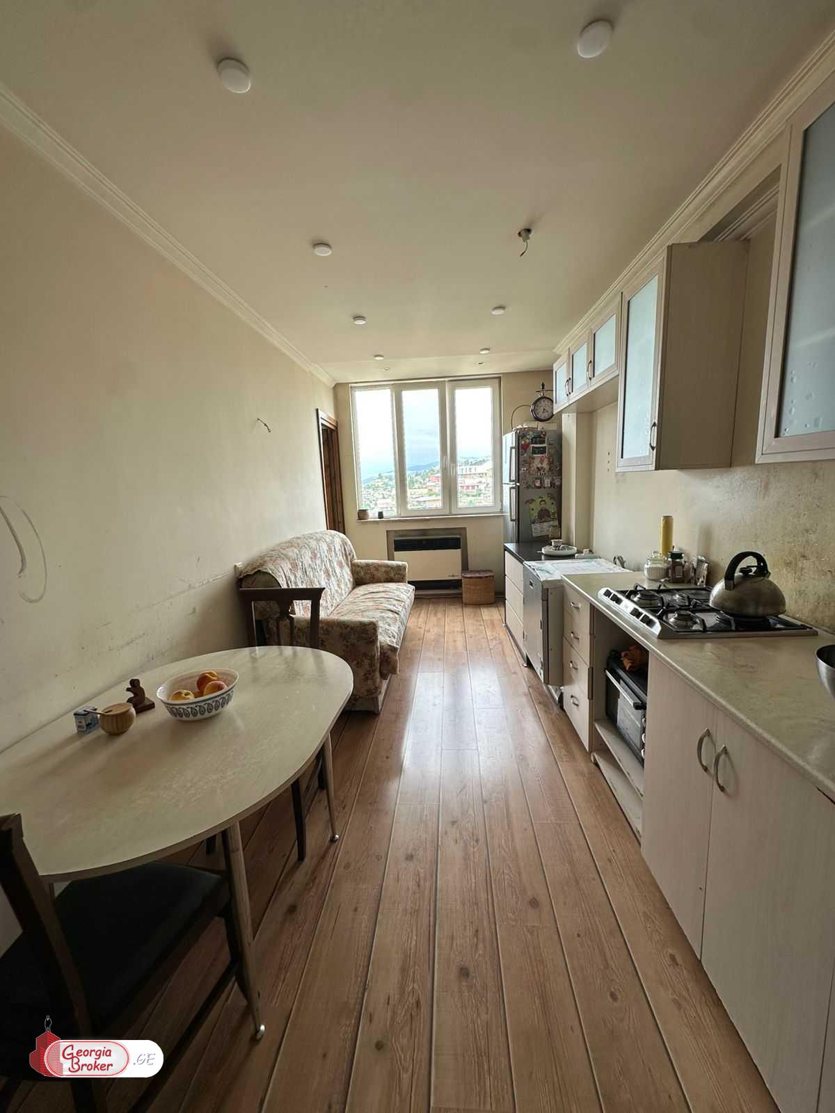 იყიდება ახალი გარემონტებული 4 ოთახიანი ბინა