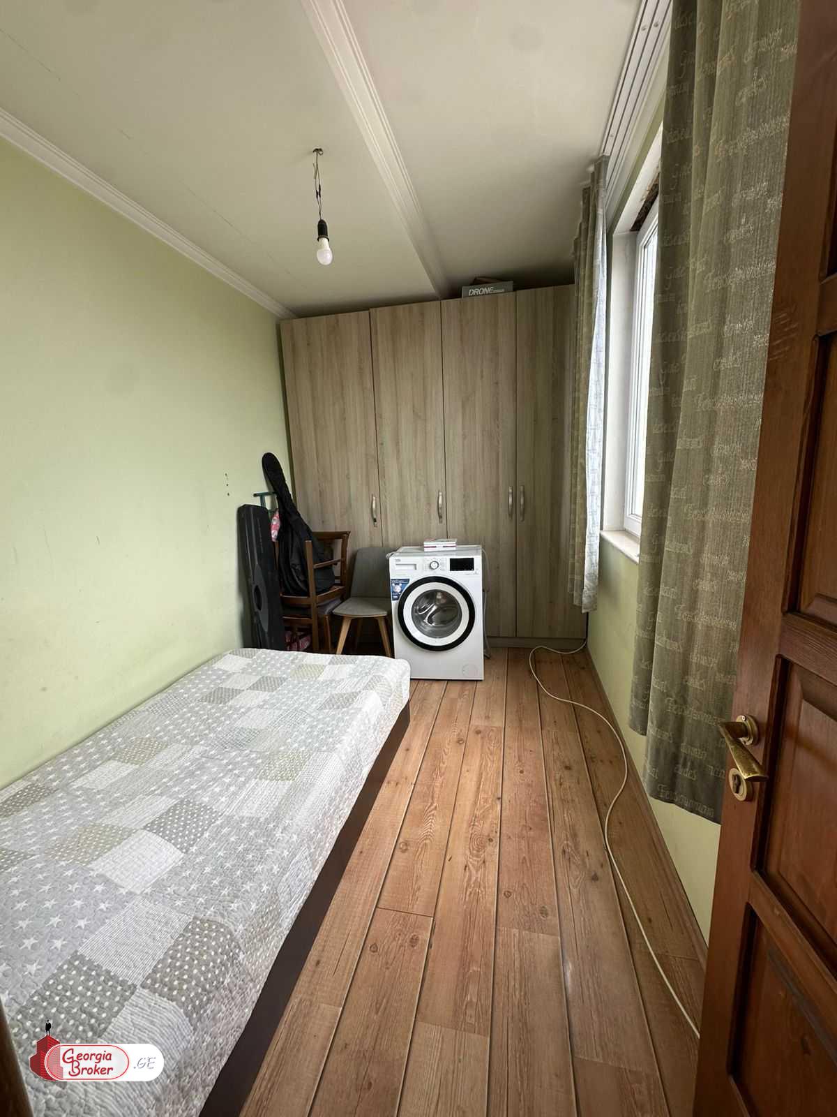 იყიდება ახალი გარემონტებული 4 ოთახიანი ბინა