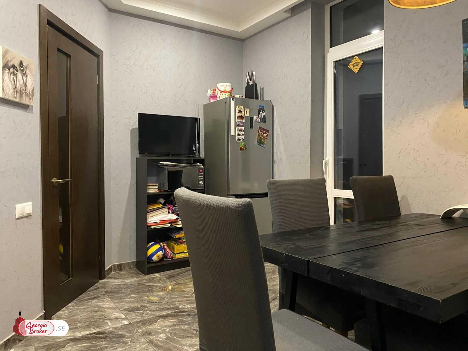 იყიდება ახალი გარემონტებული 3 ოთახიანი ბინა