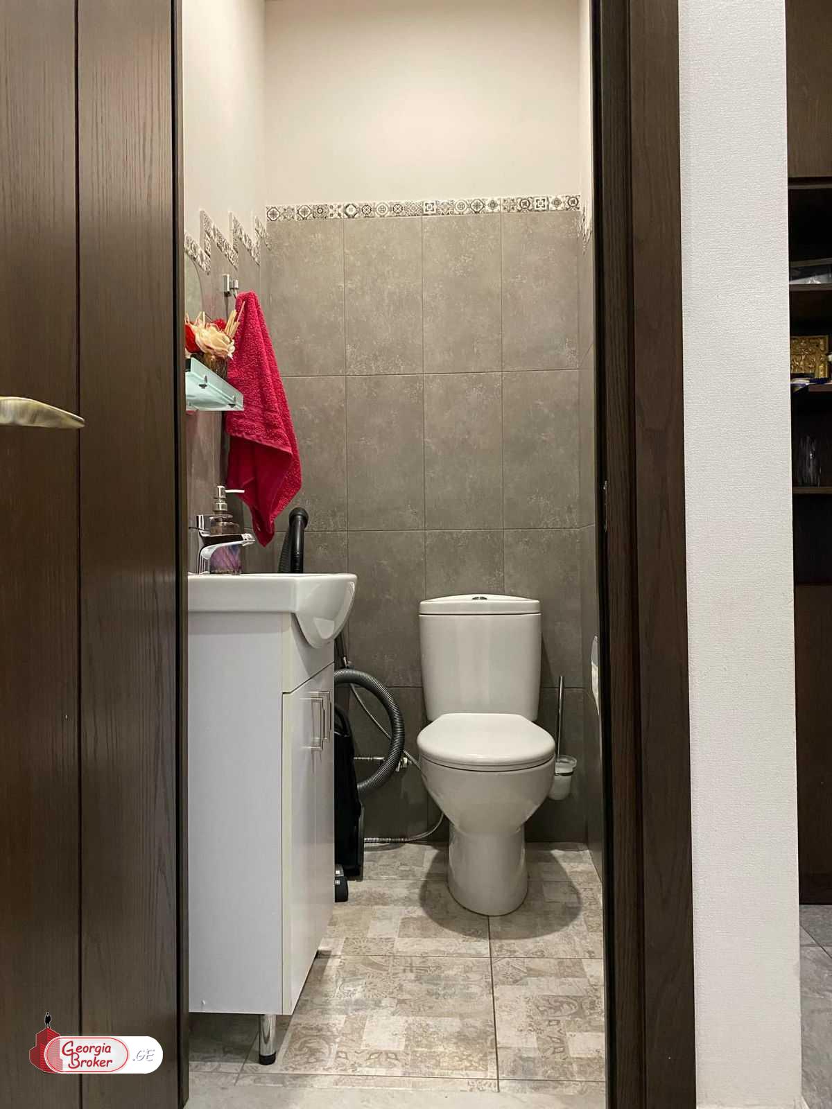 იყიდება ახალი გარემონტებული 3 ოთახიანი ბინა