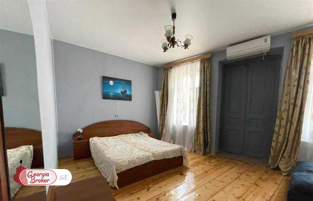 იყიდება ახალი გარემონტებული 5 ოთახიანი ბინა