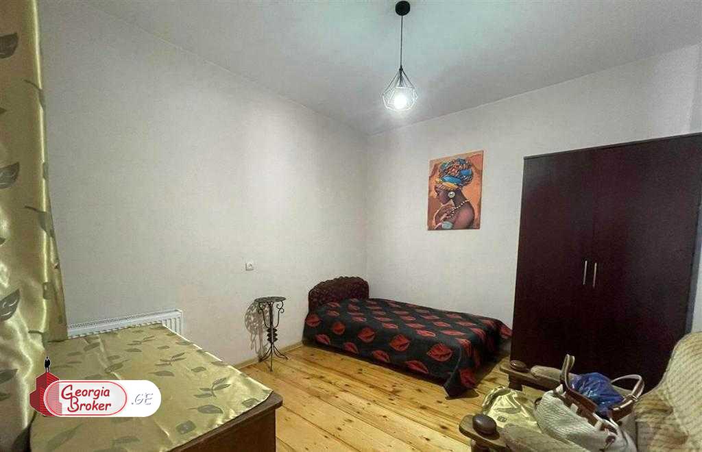 იყიდება ახალი გარემონტებული 5 ოთახიანი ბინა