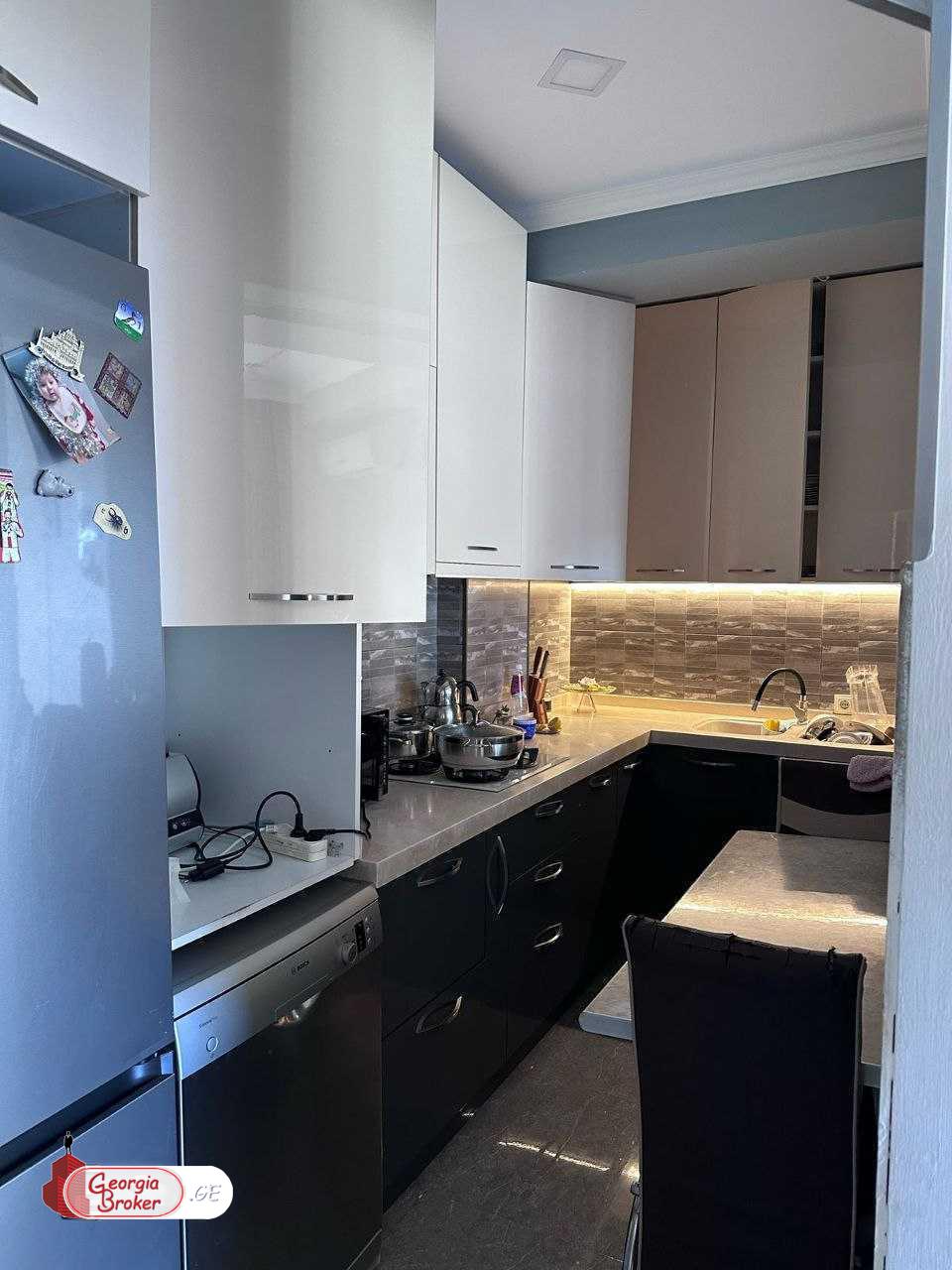 იყიდება ახალი გარემონტებული 3 ოთახიანი ბინა