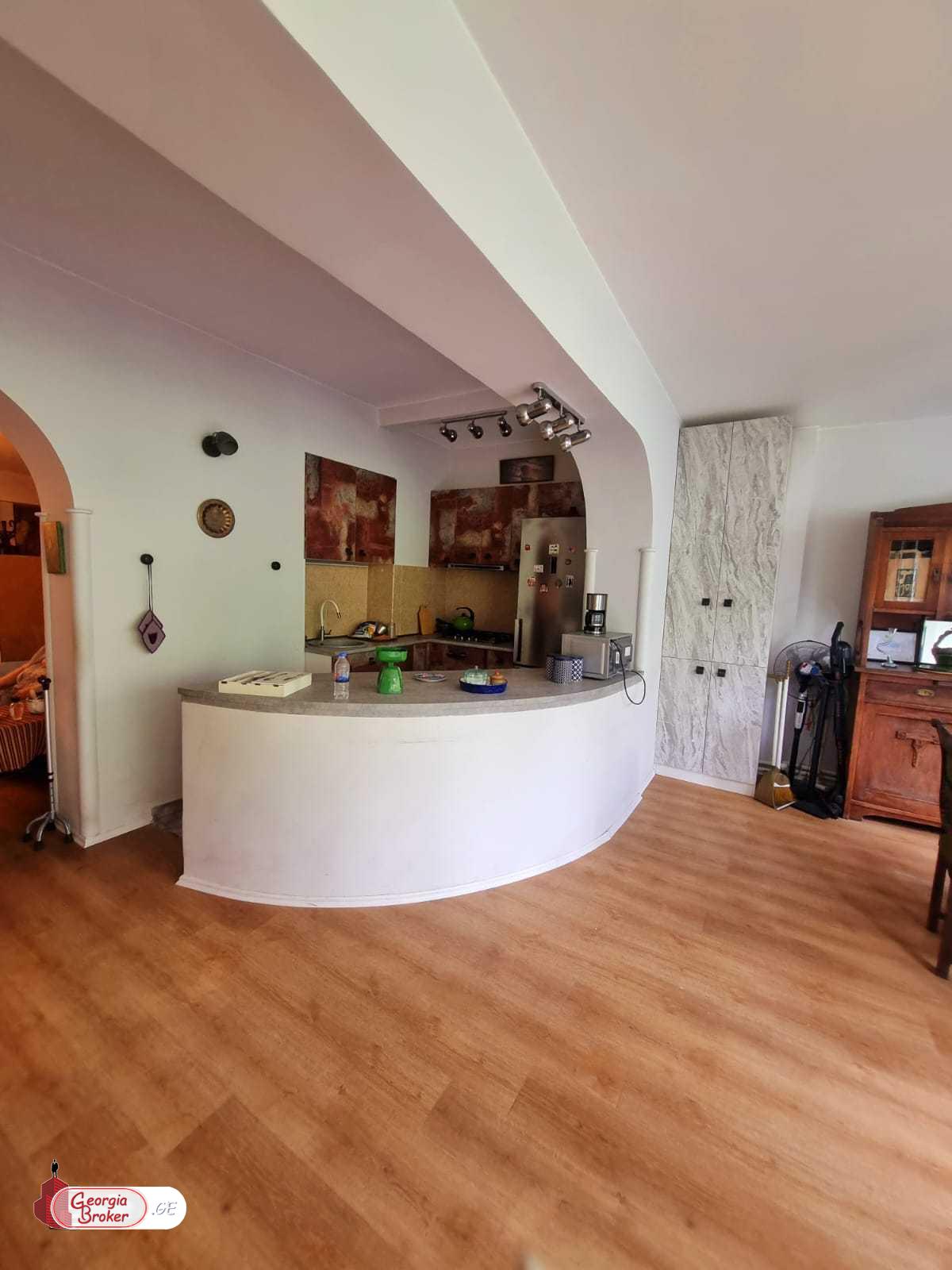 nearly repaired 3-room apartment for sale