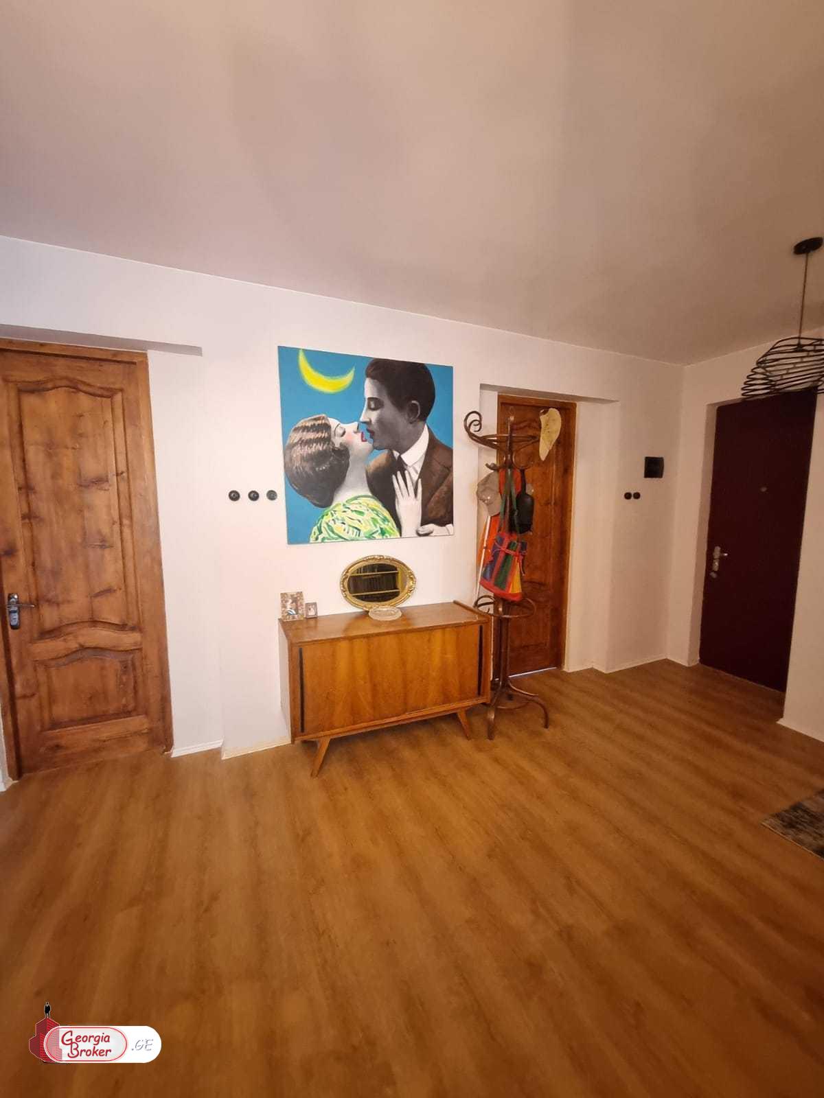 nearly repaired 3-room apartment for sale