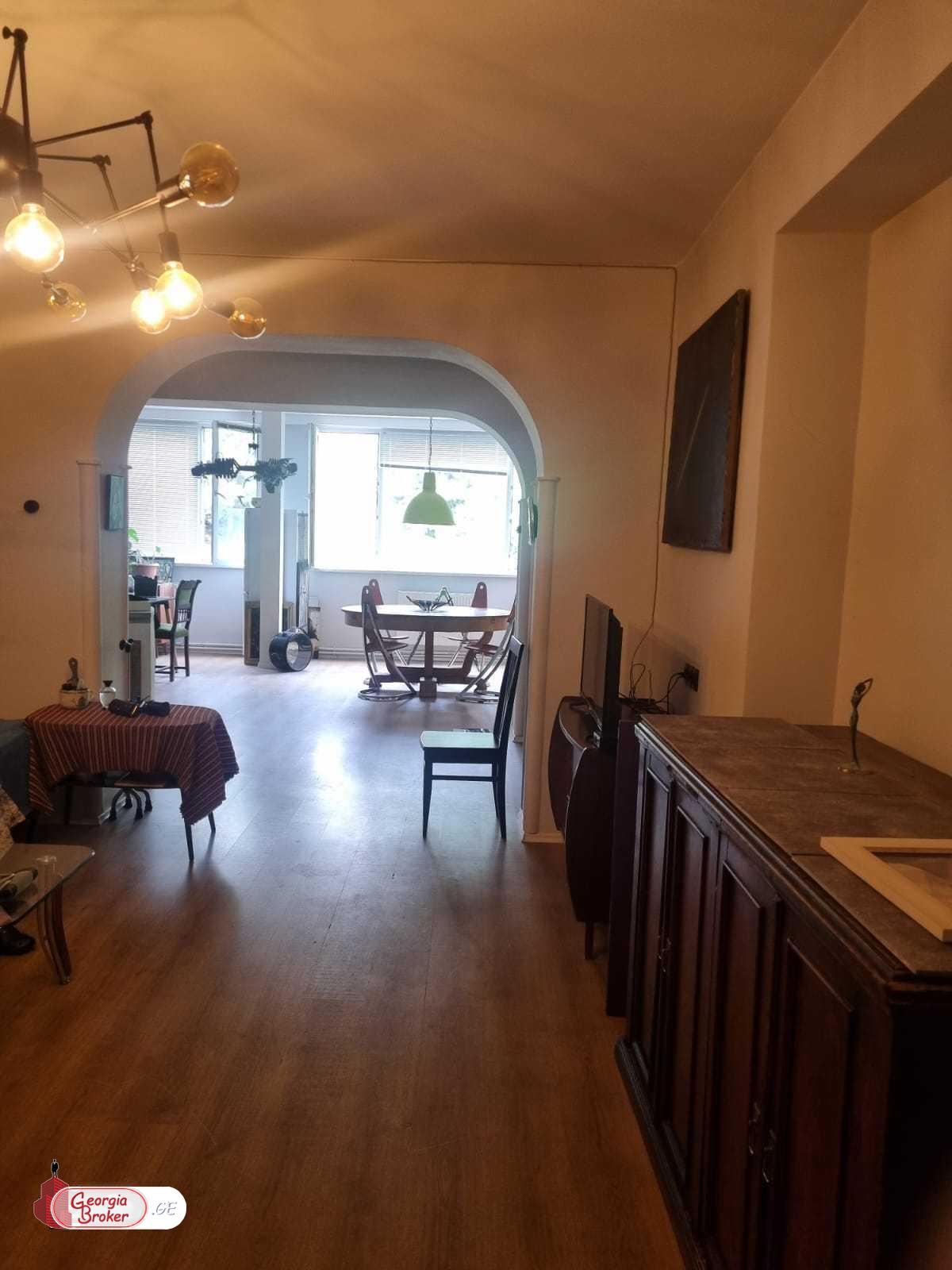 nearly repaired 3-room apartment for sale