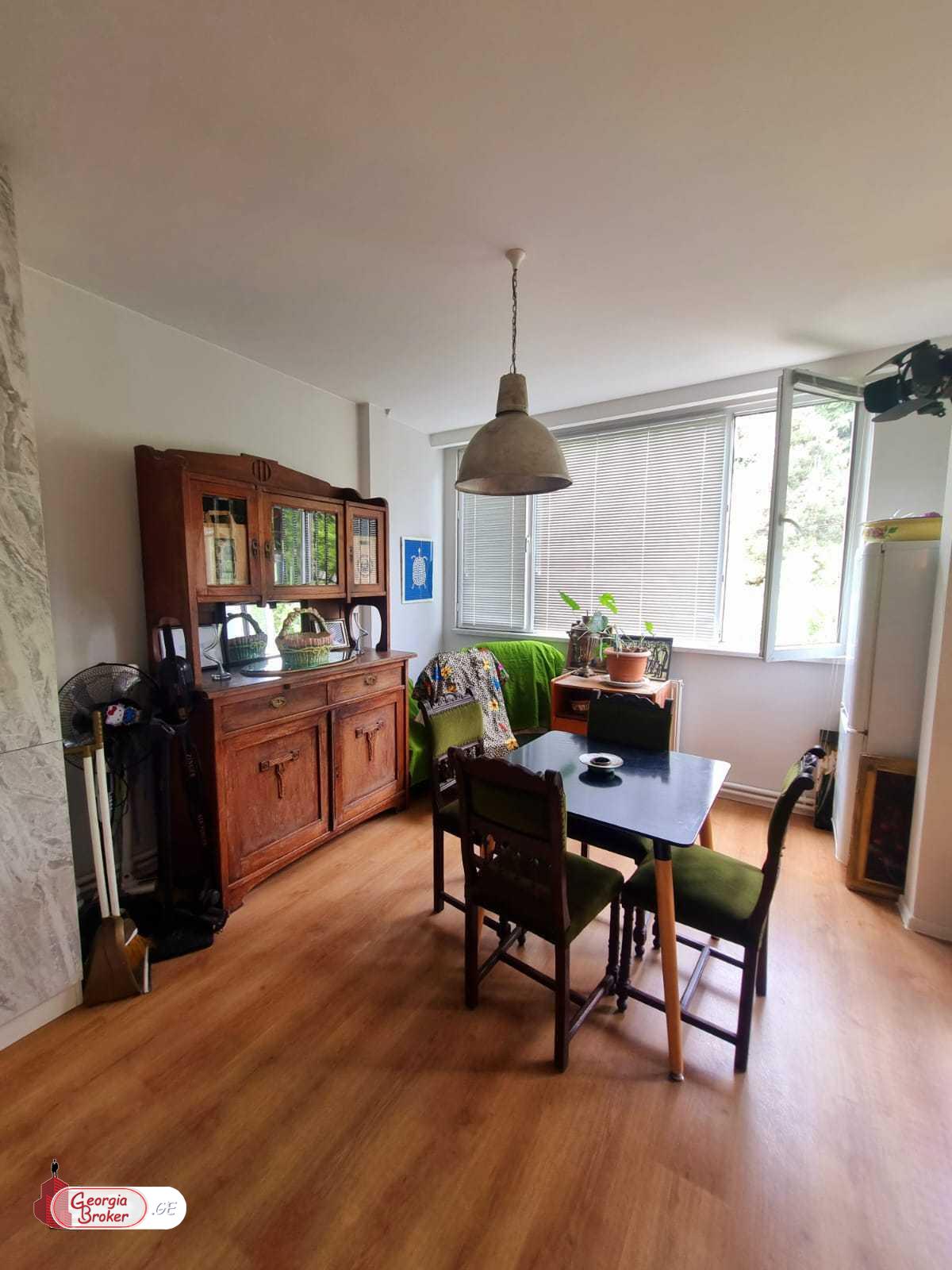 nearly repaired 3-room apartment for sale