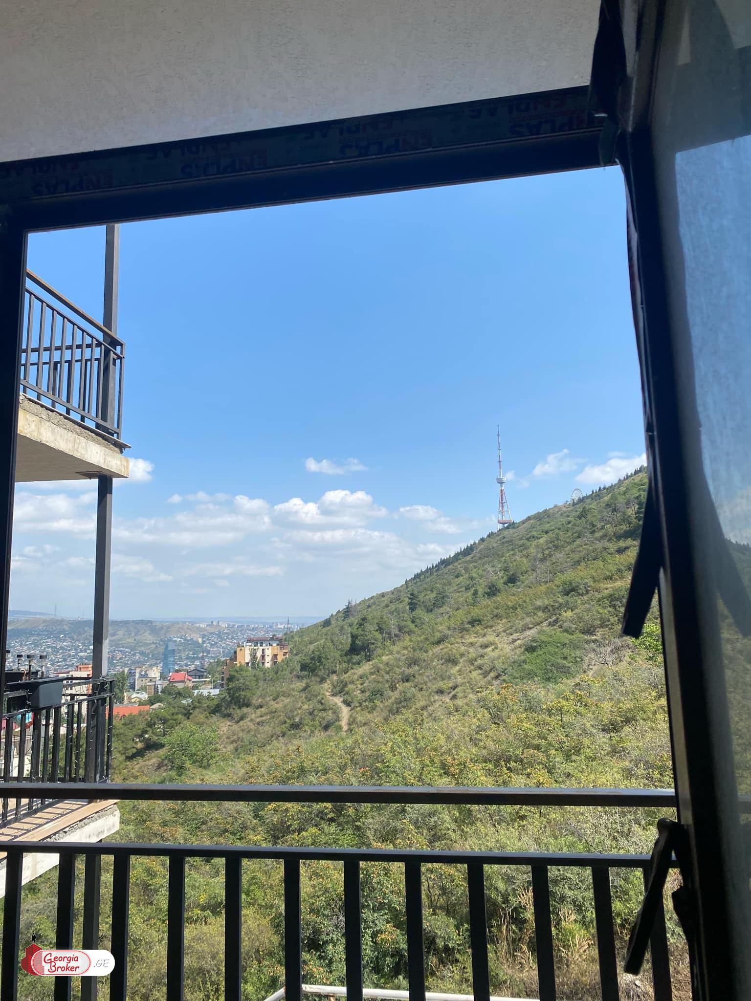 продается квартира новостройка 3-комнаты