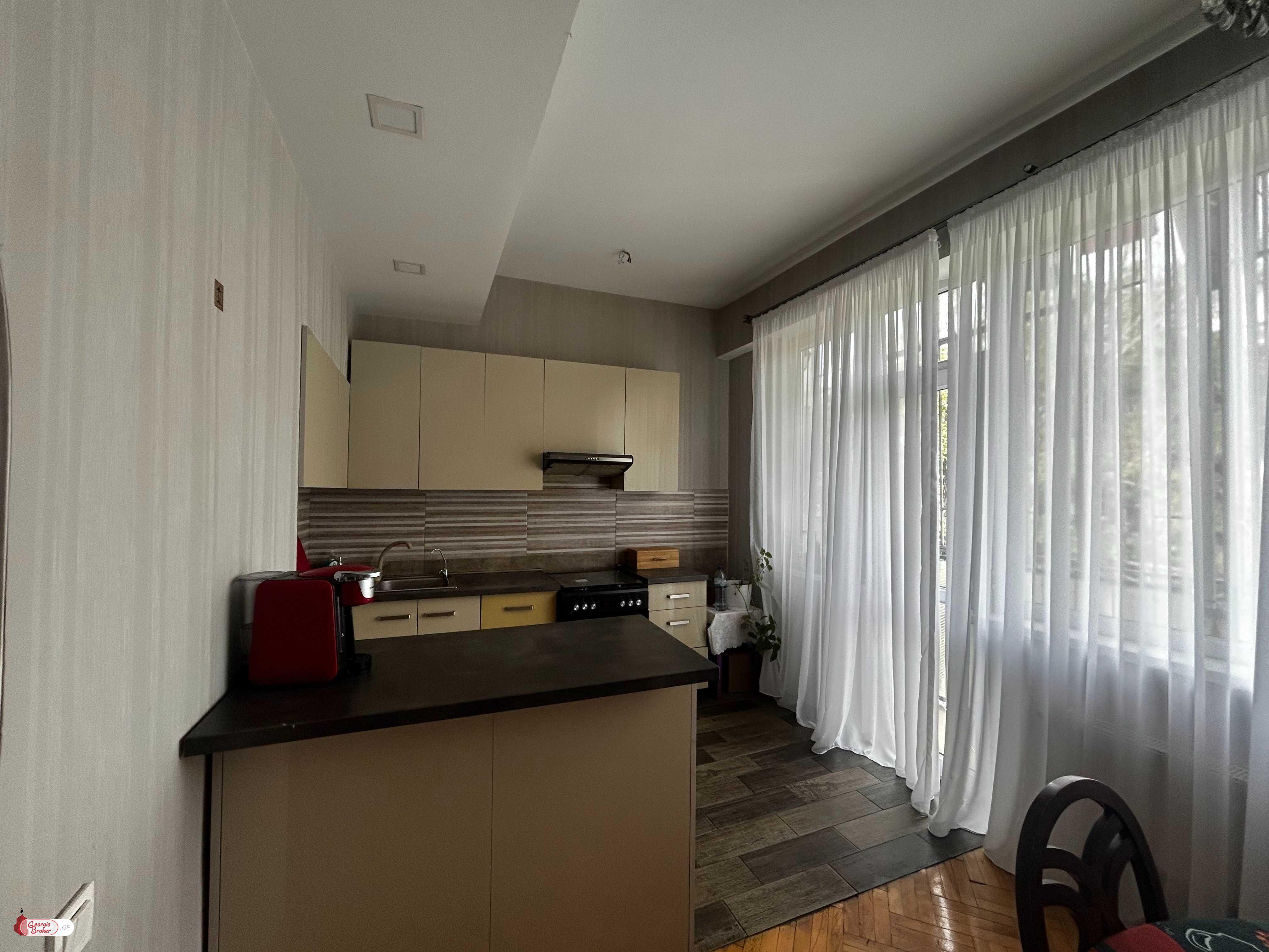 nearly repaired 3-room apartment for sale