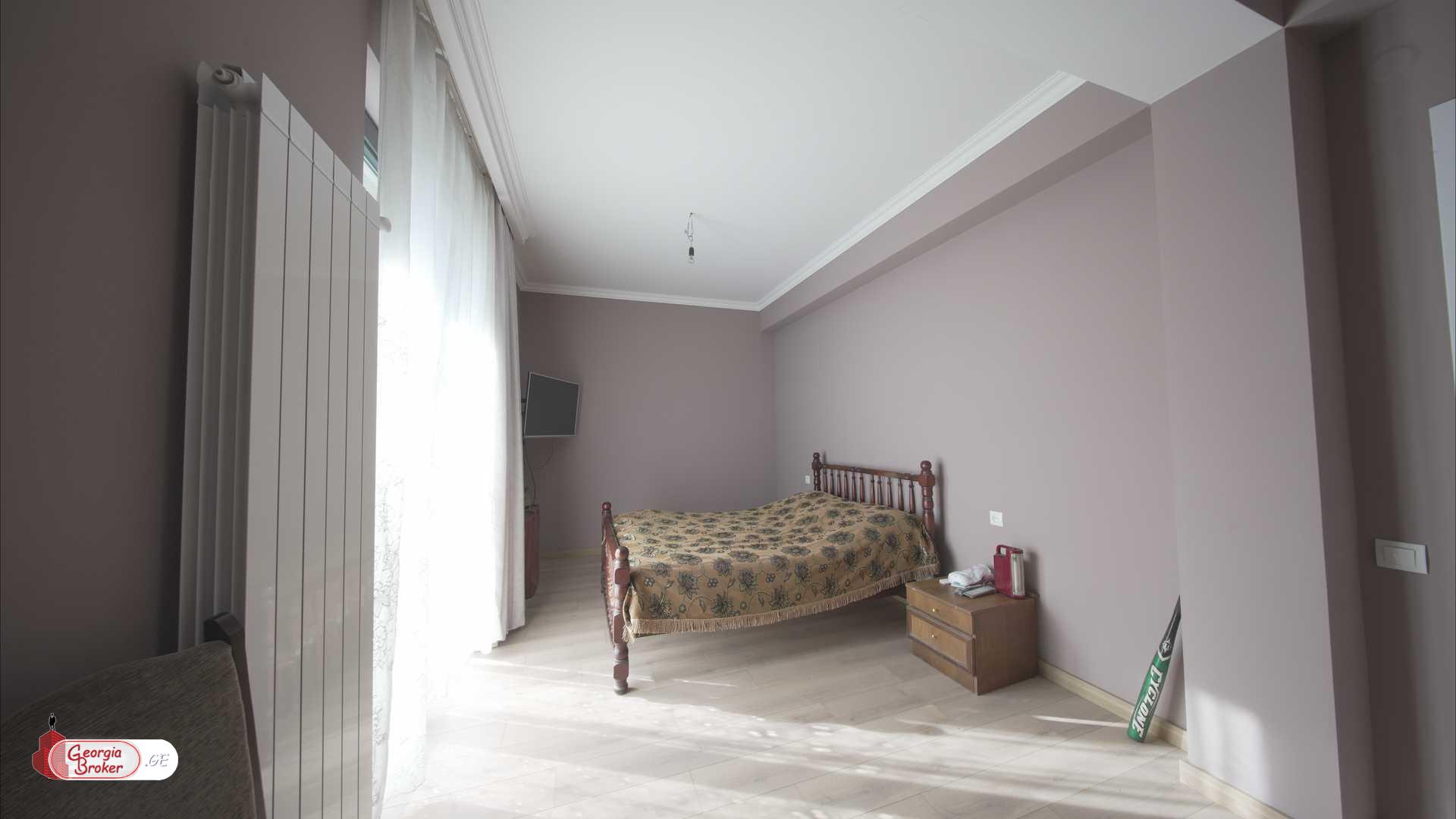 იყიდება ახალი გარემონტებული 6 ოთახიანი სახლი