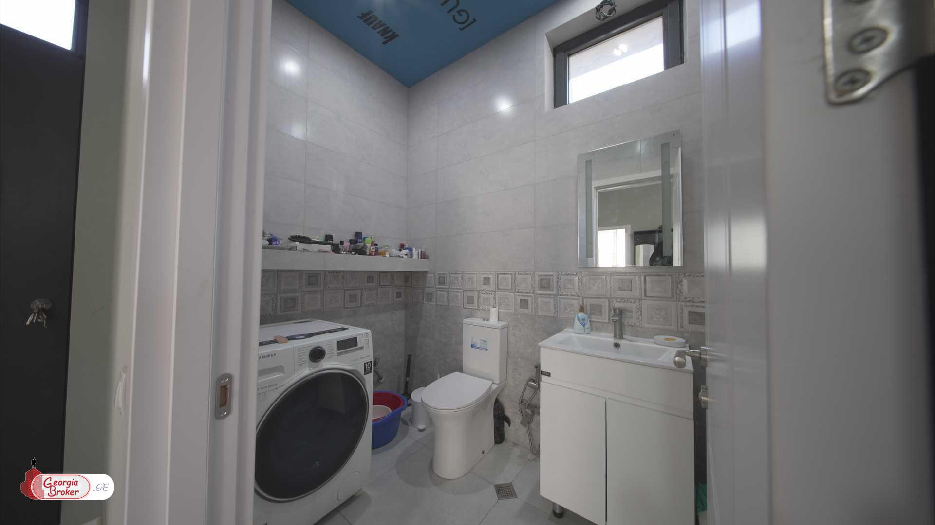 იყიდება ახალი გარემონტებული 6 ოთახიანი სახლი