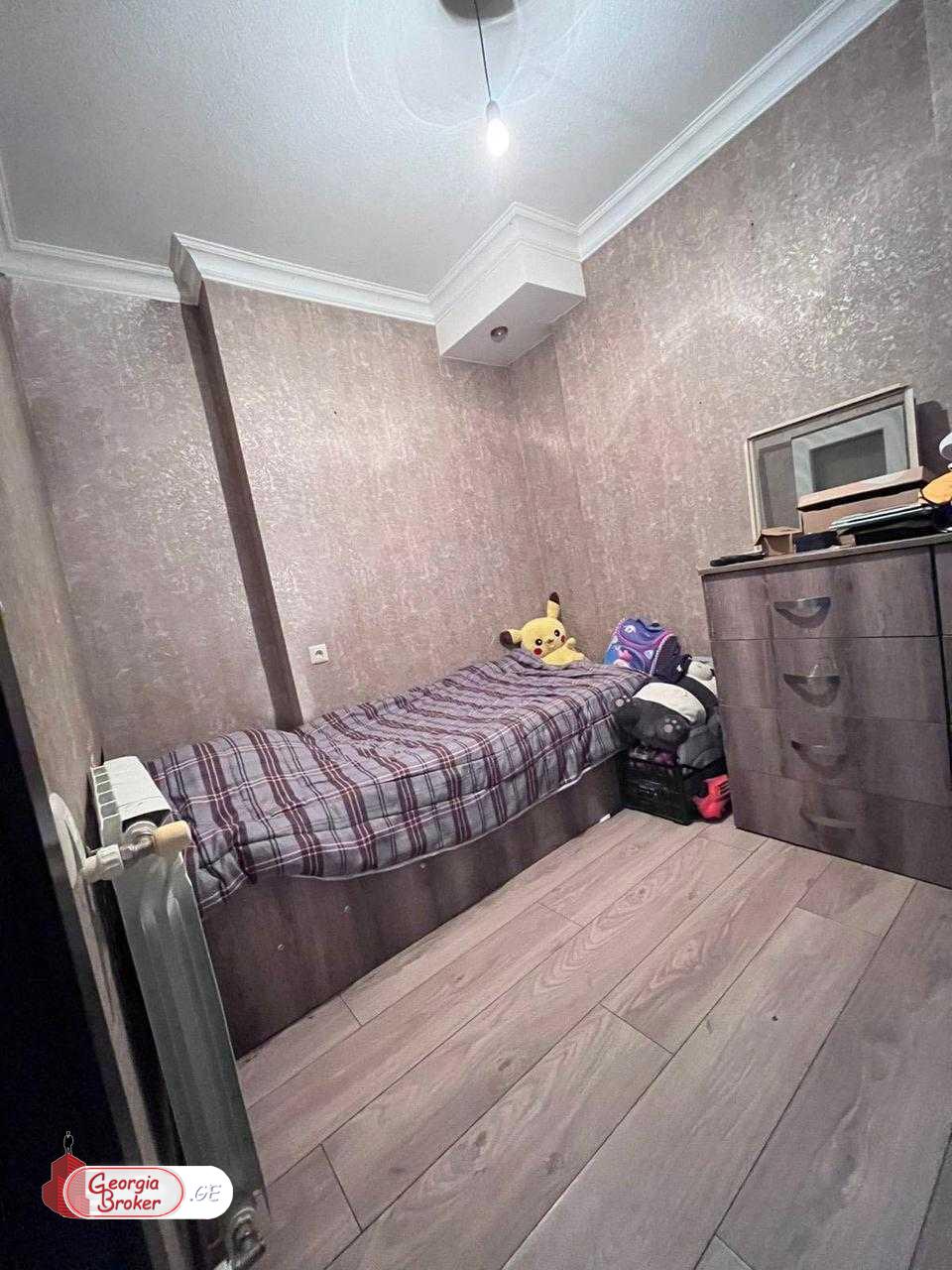 продается квартира с новым ремонтом 4-комнаты