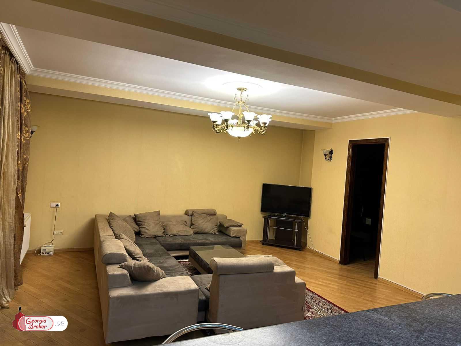 იყიდება ახალი გარემონტებული 4 ოთახიანი ბინა