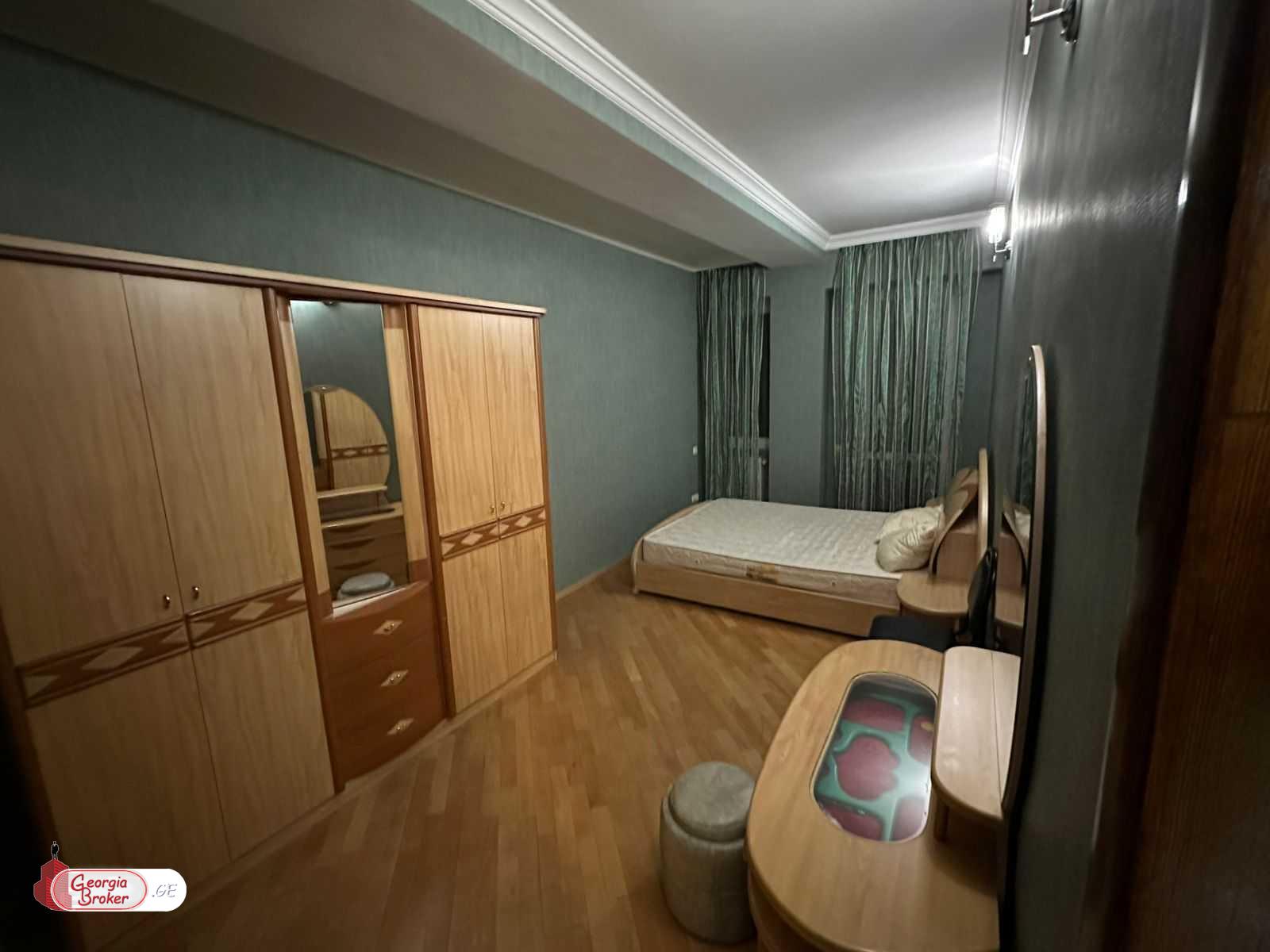 იყიდება ახალი გარემონტებული 4 ოთახიანი ბინა